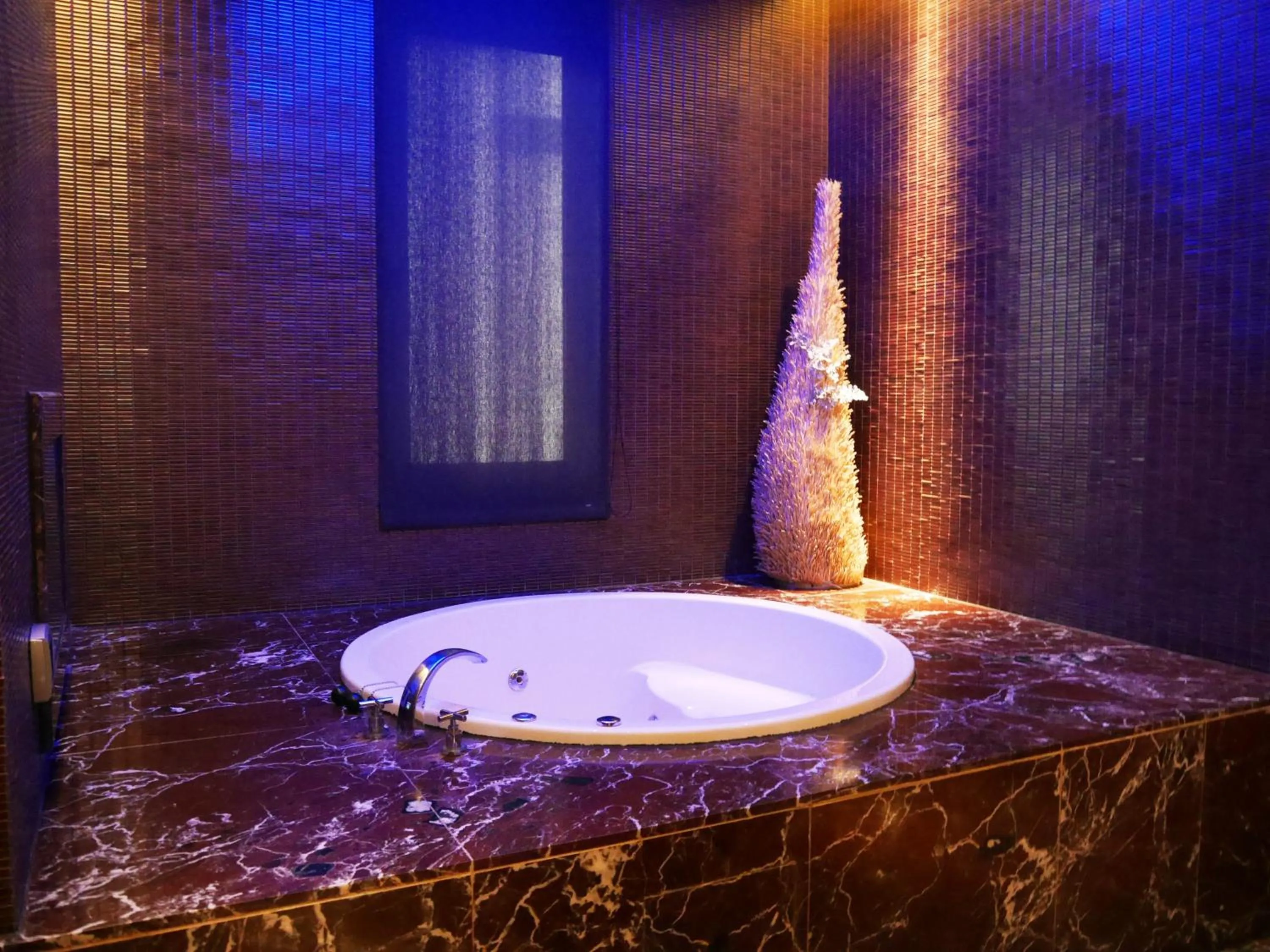 Photo of the whole room in Lanshy Motel