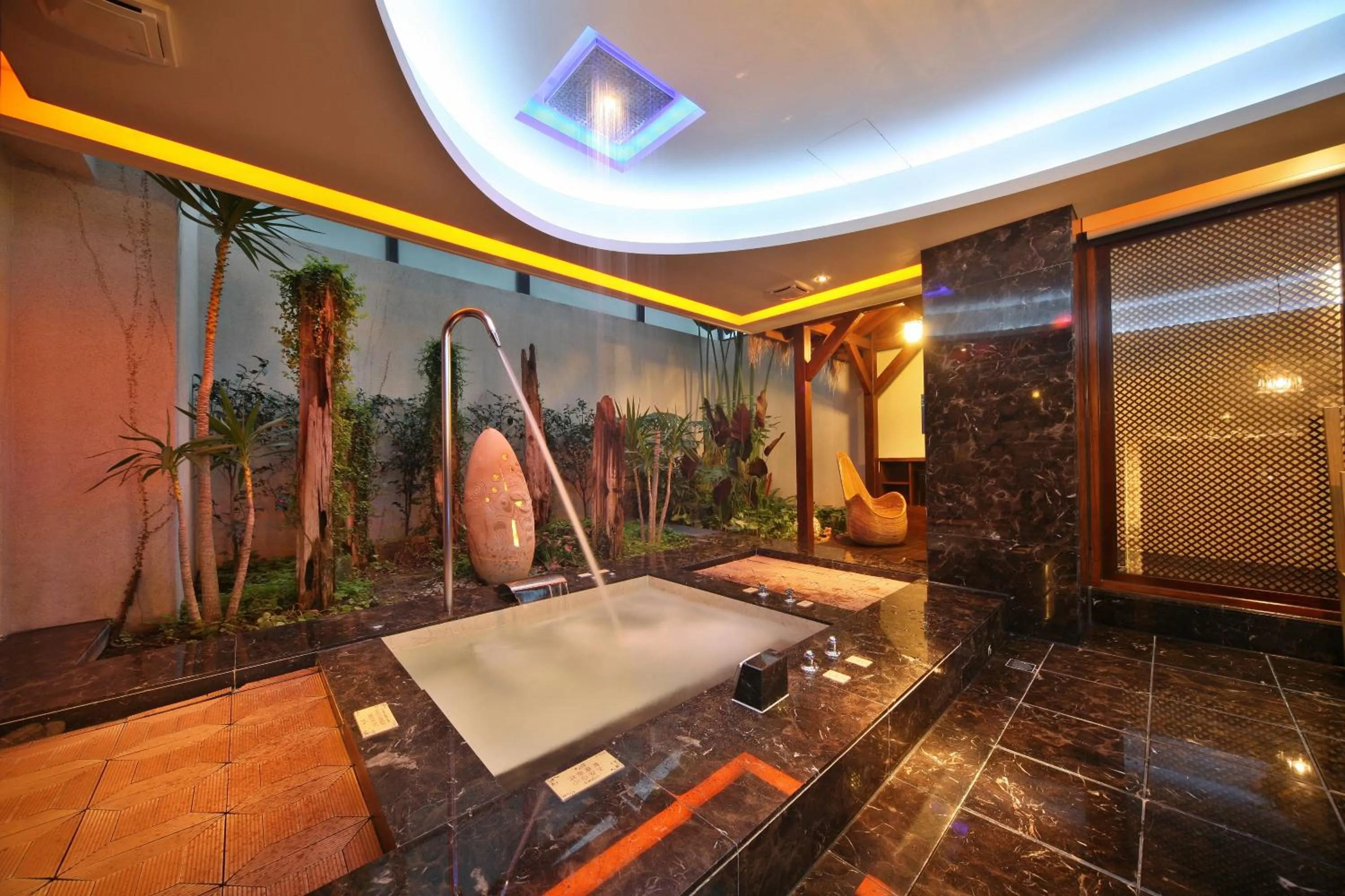 Bathroom in Lanshy Motel