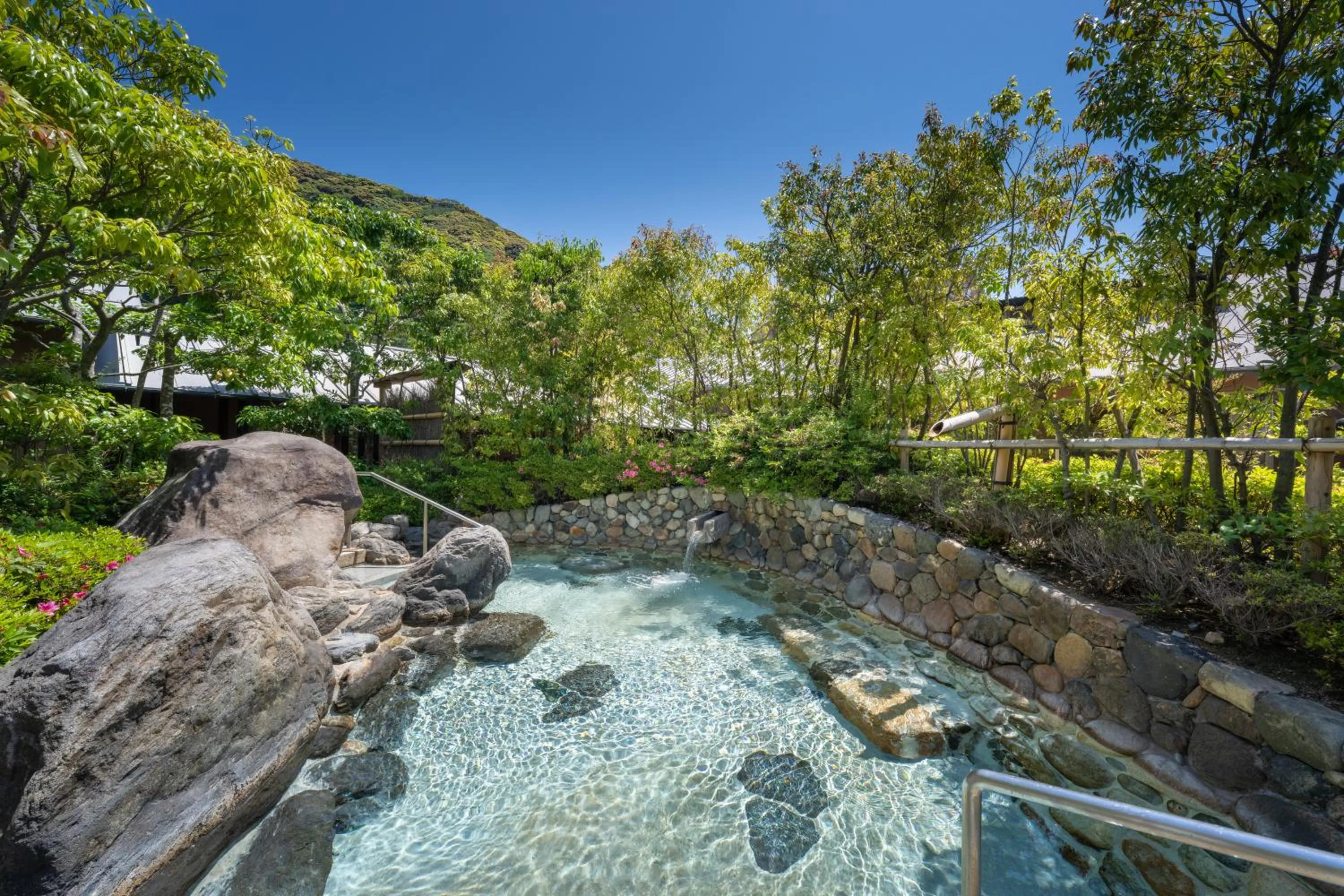 Open Air Bath in Hagihonjin