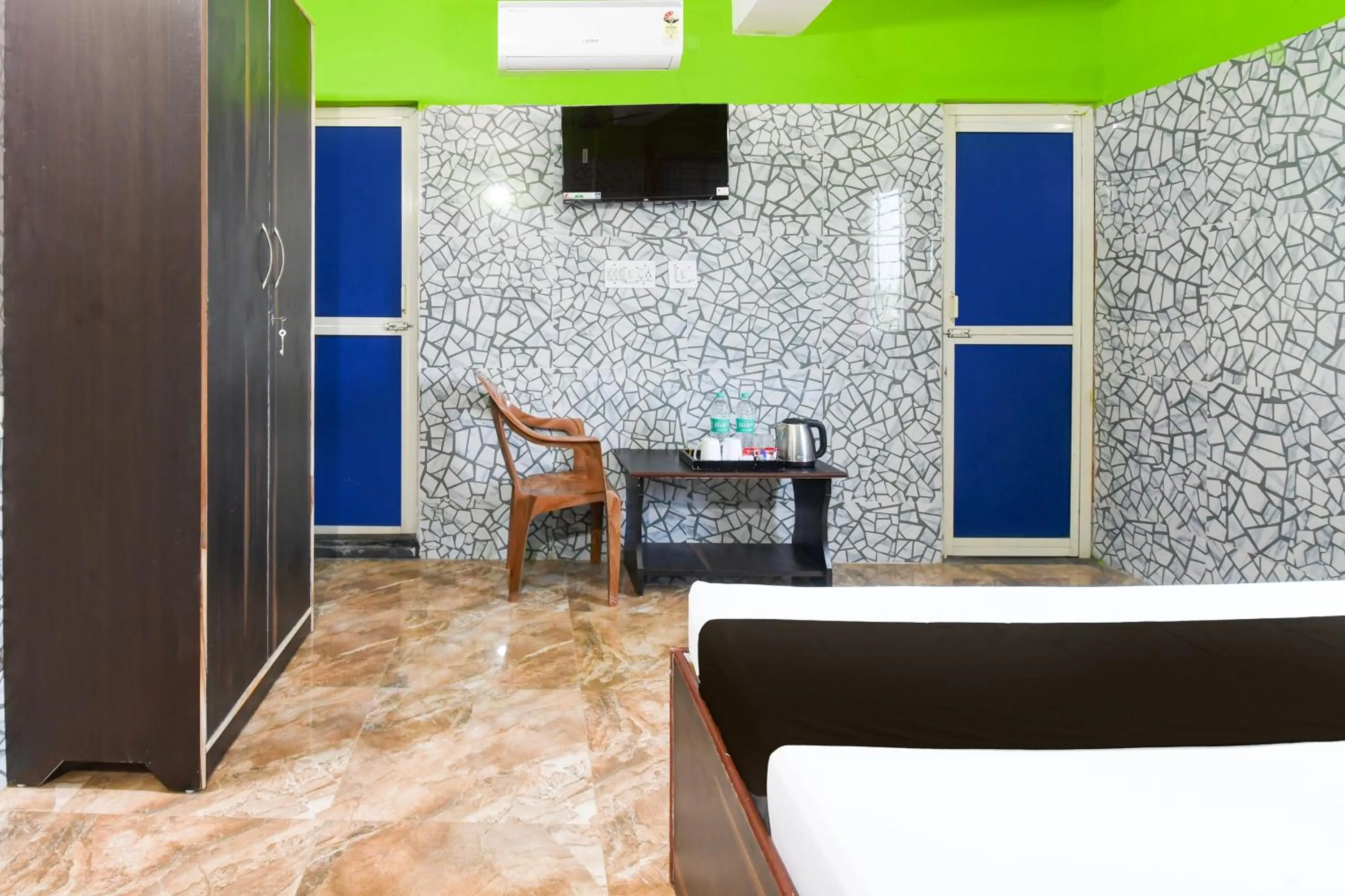 Bedroom, Bed in Hotel O The S2 INN