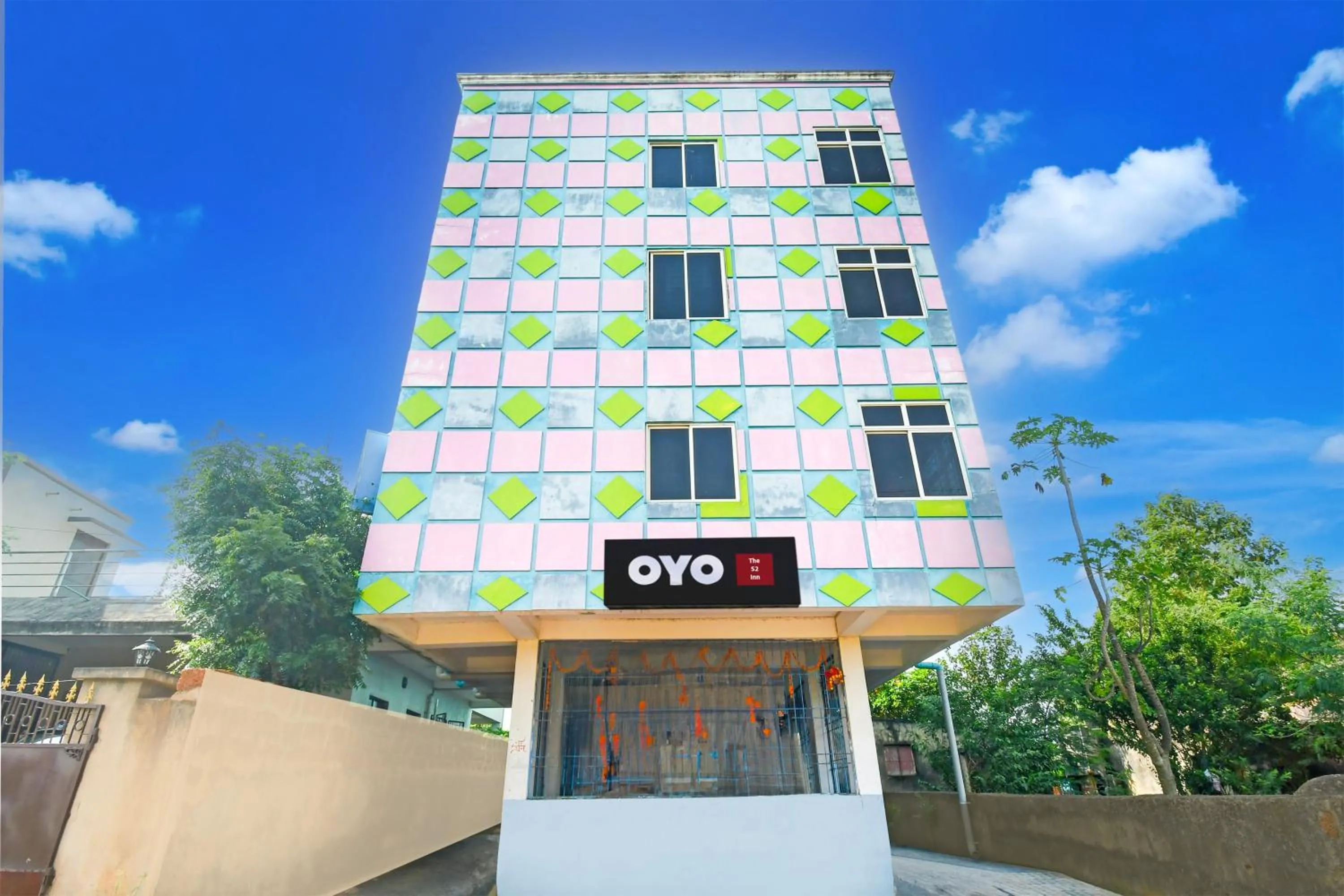 Facade/entrance in Hotel O The S2 INN