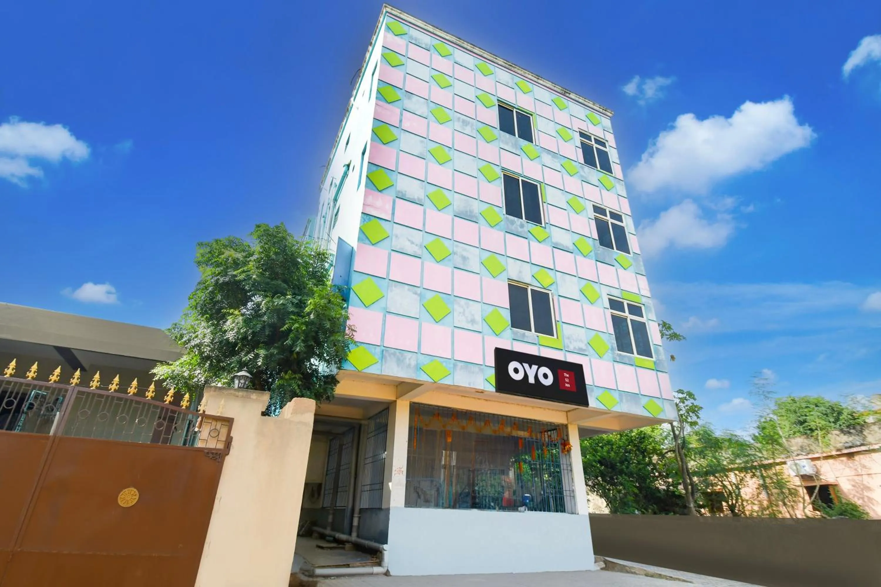 Facade/entrance in Hotel O The S2 INN