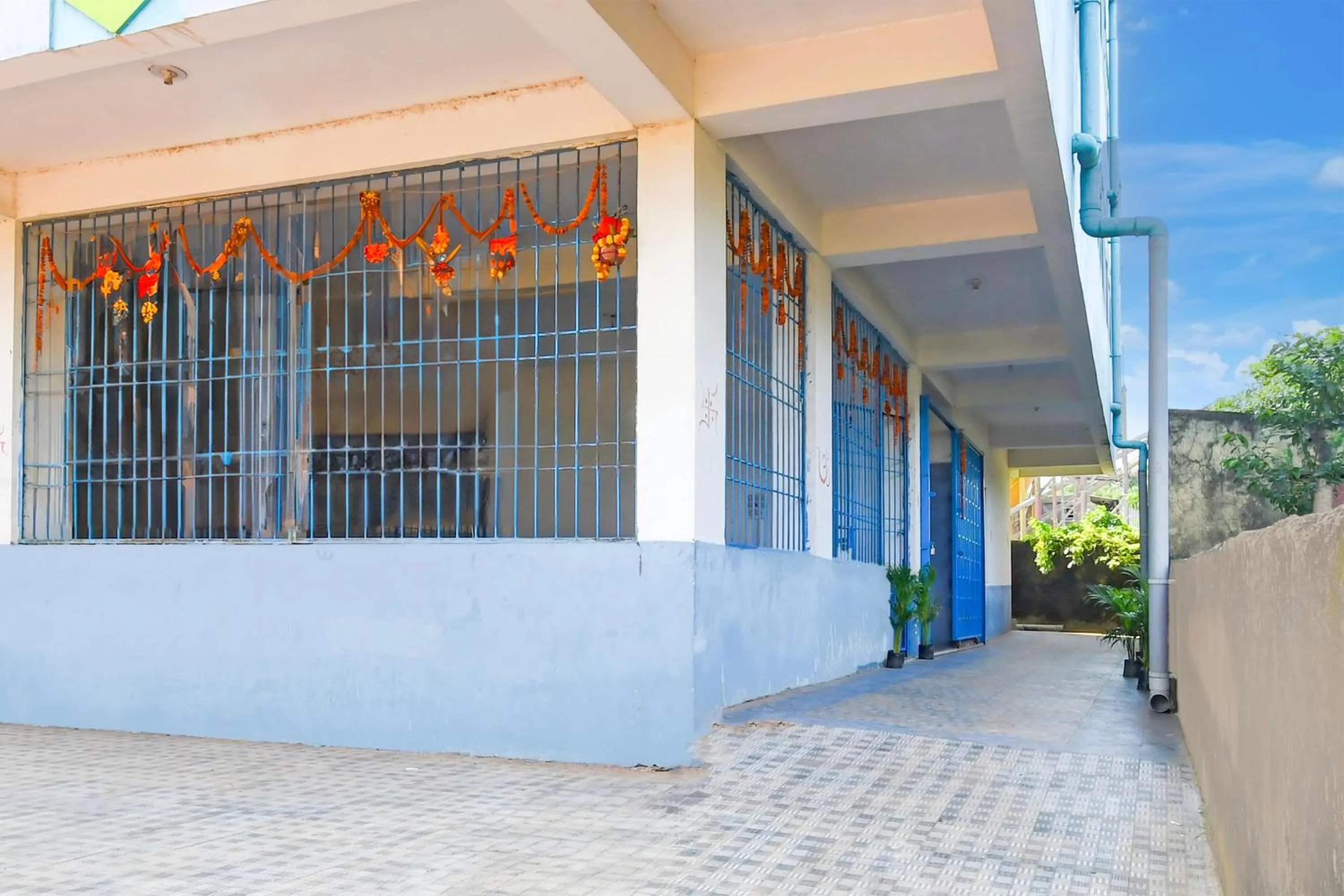 Facade/entrance in Hotel O The S2 INN