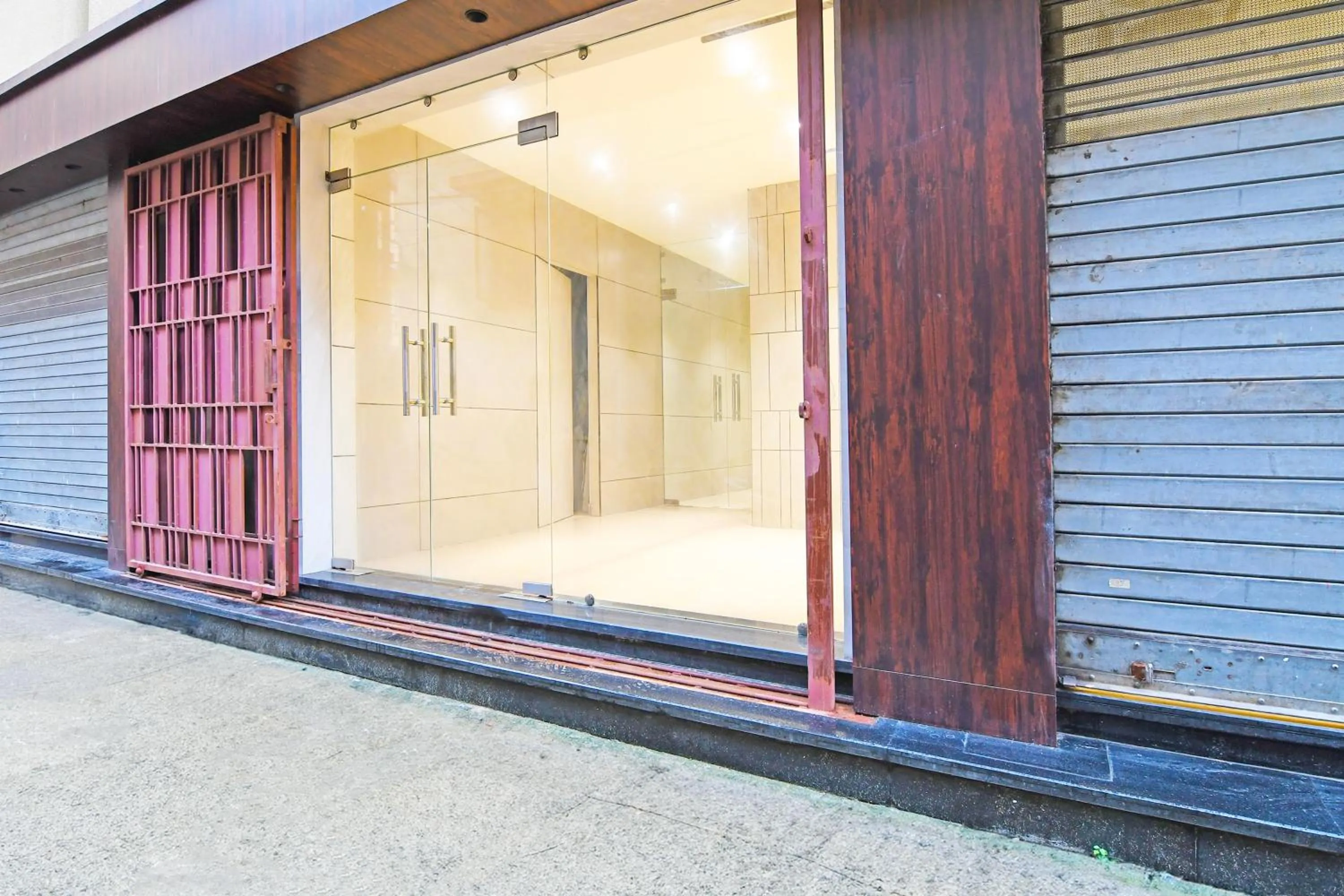 Facade/entrance in Super Hotel O SAMOTEL