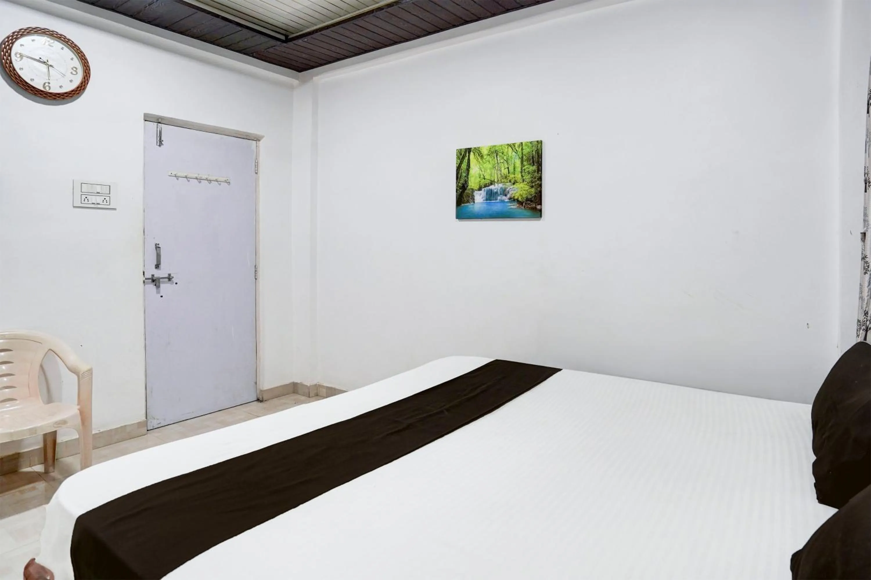 Bedroom, Bed in Hotel O Raj Resort