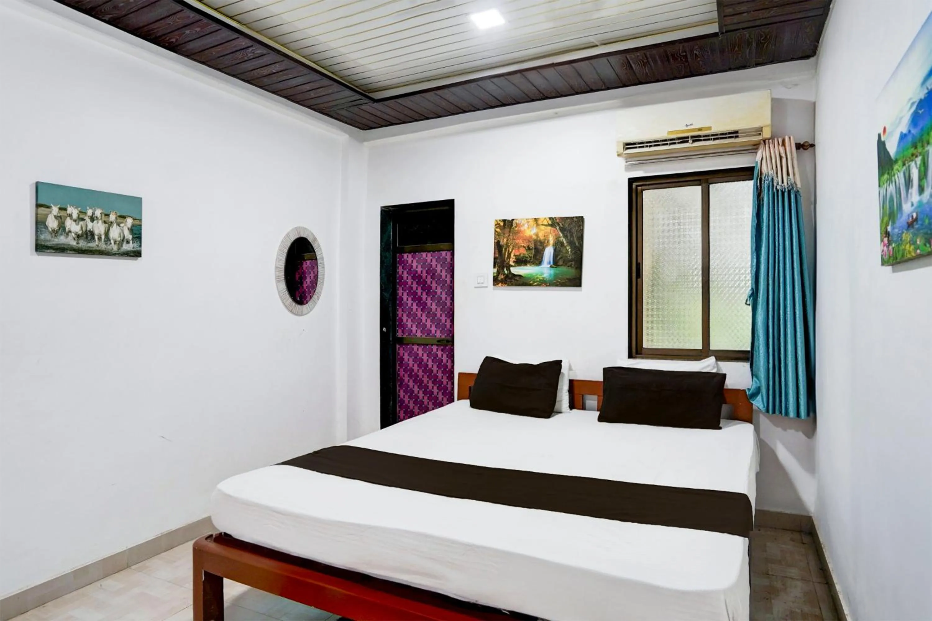 Bedroom, Bed in Hotel O Raj Resort