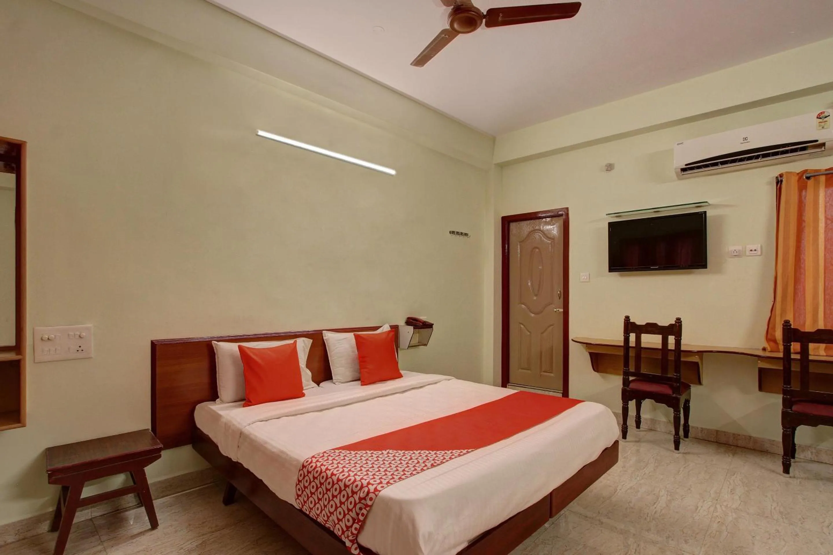 Bedroom in Hotel O Radhakrishna