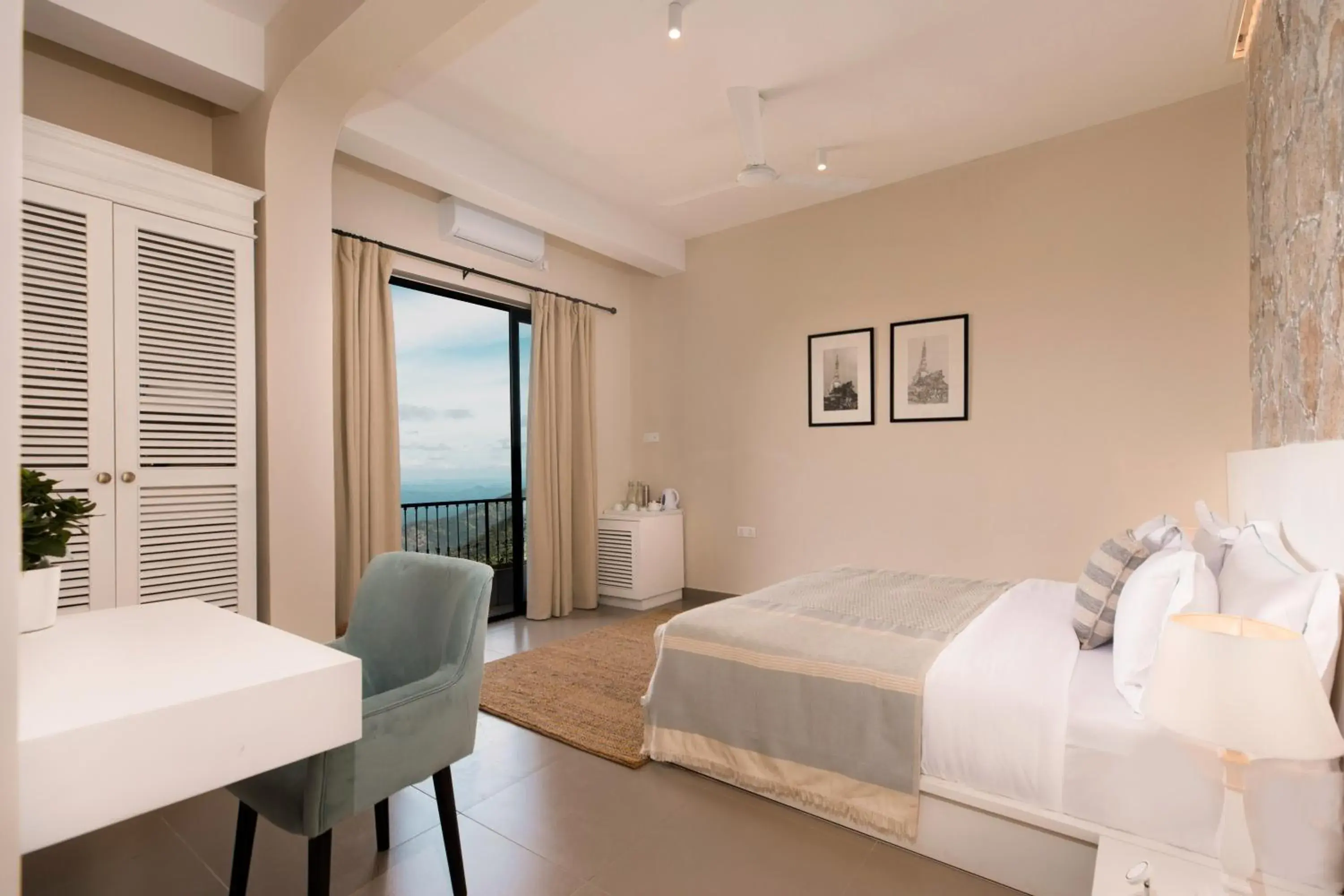 Double Room with Mountain View in W15 Ambuluwawa Double Room with Mountain View in W15 Ambuluwawa