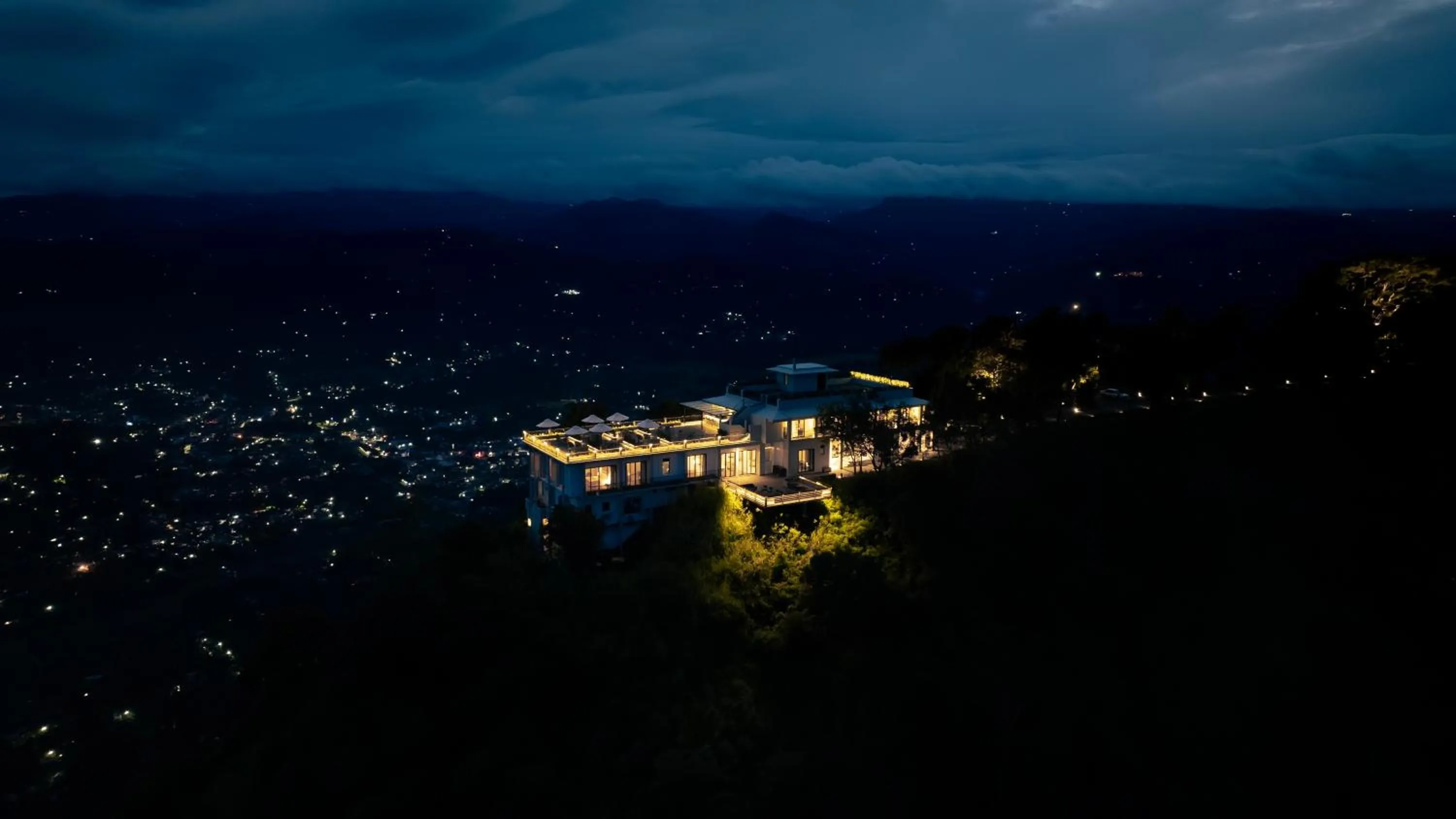 Night in W15 Ambuluwawa