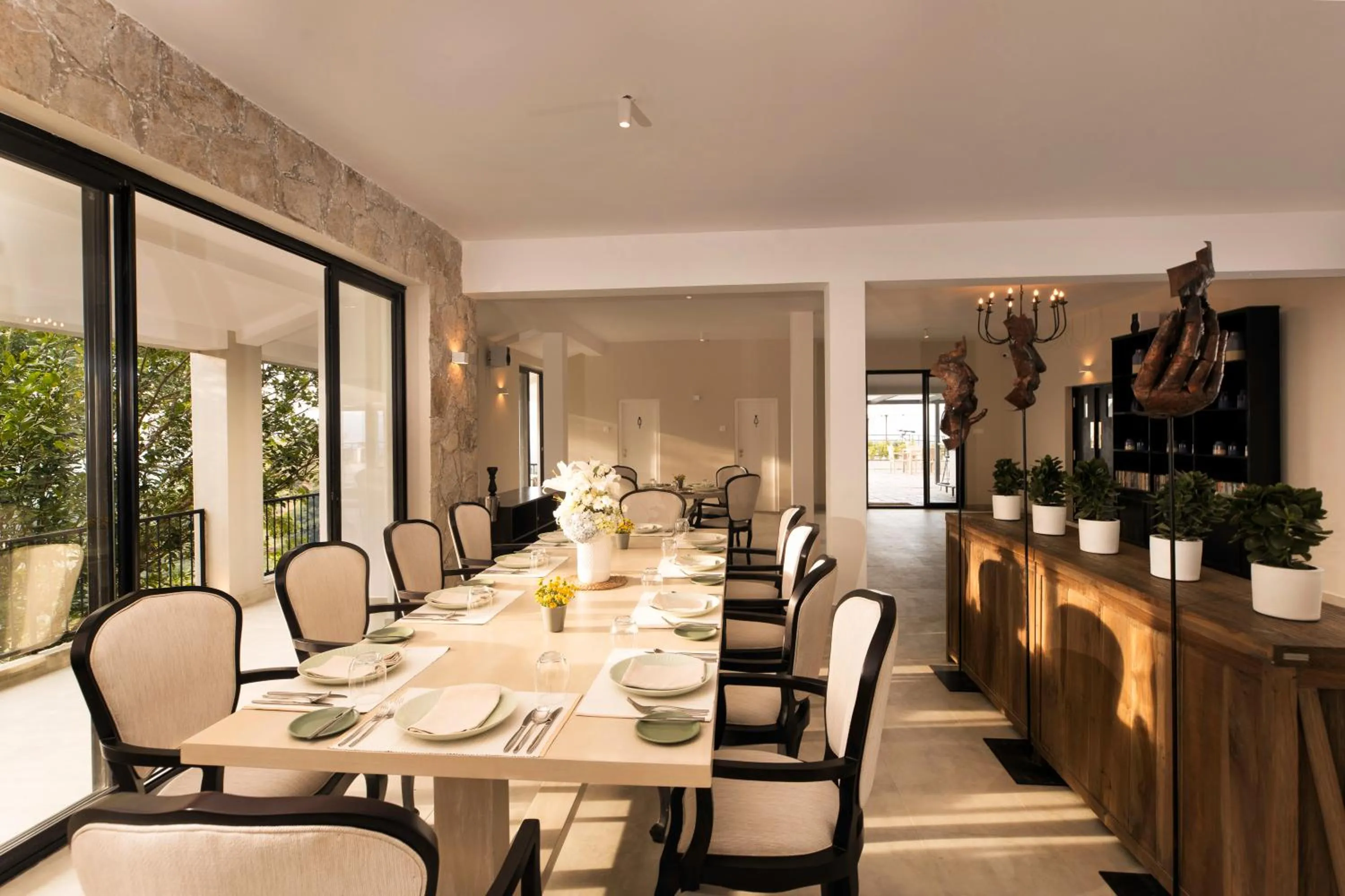 Restaurant/places to eat in W15 Ambuluwawa