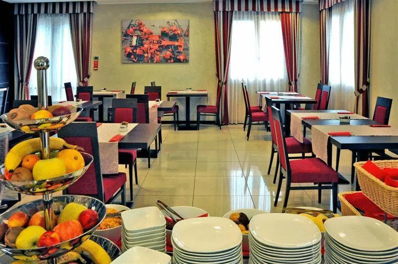 Restaurant/places to eat in Hotel Arthur