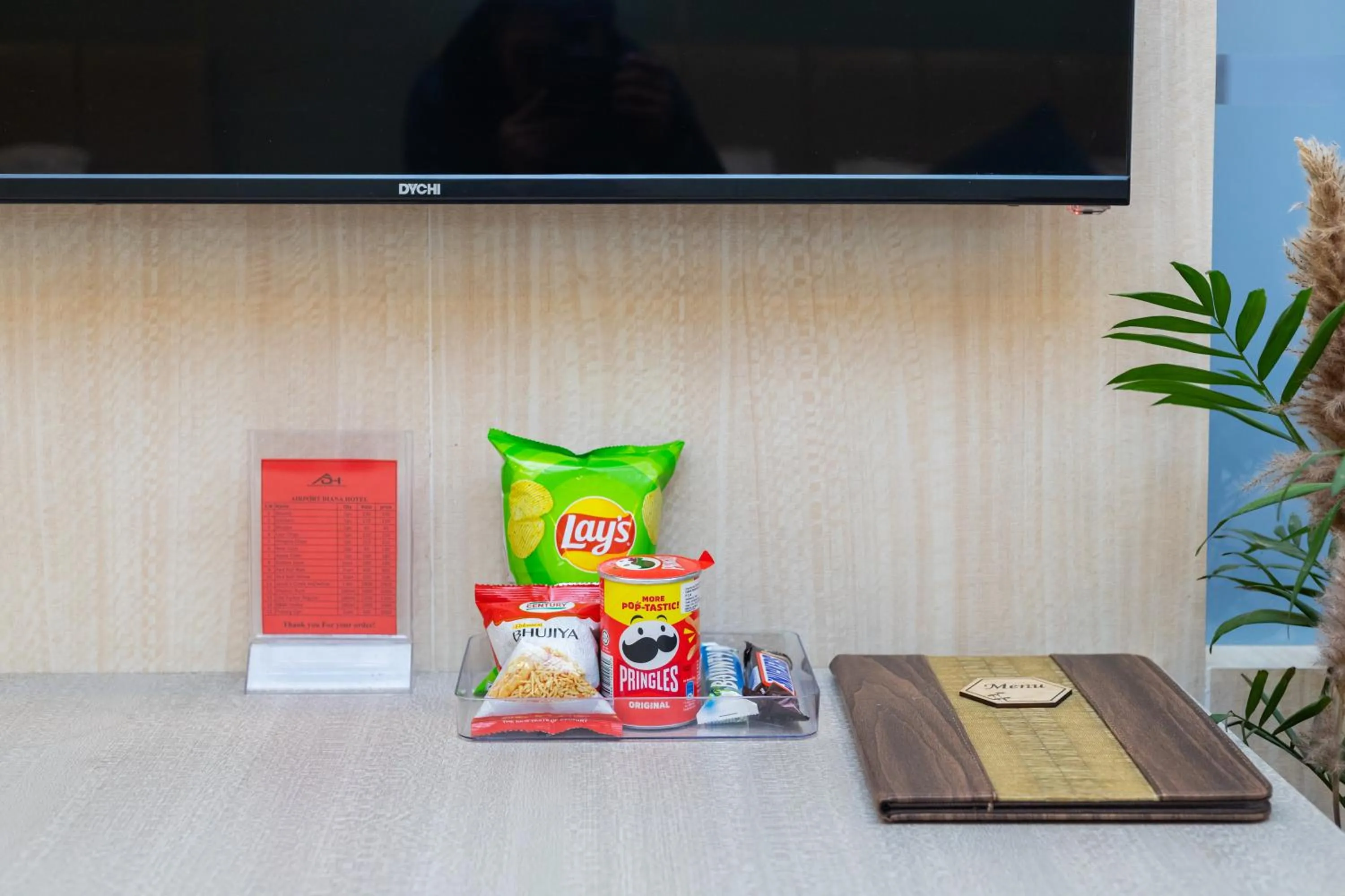 Food in Airport Diana Hotel