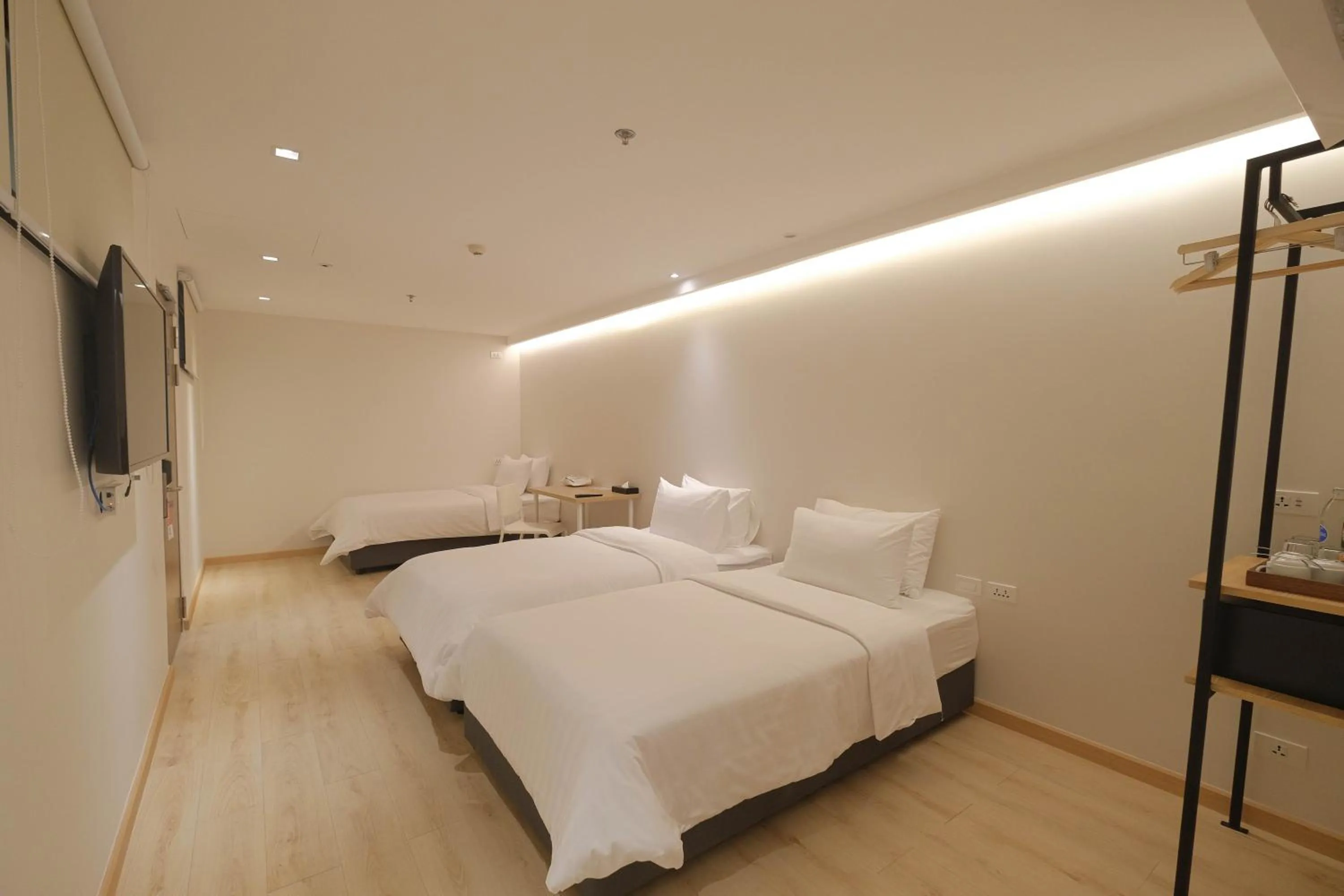 Bed in SimpleStay Chatuchak, SureStay Collection by Best Western