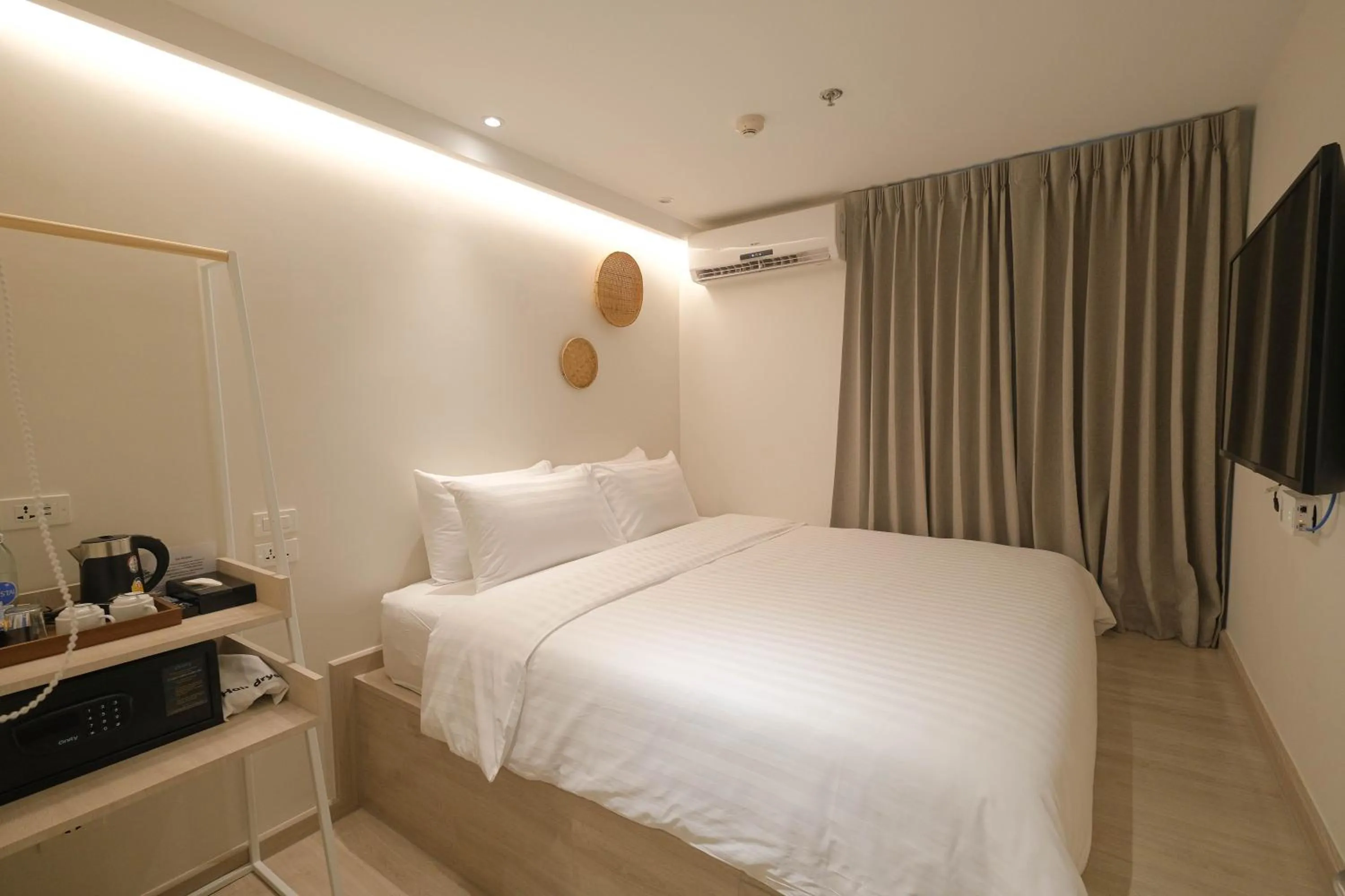 Bed in SimpleStay Chatuchak, SureStay Collection by Best Western