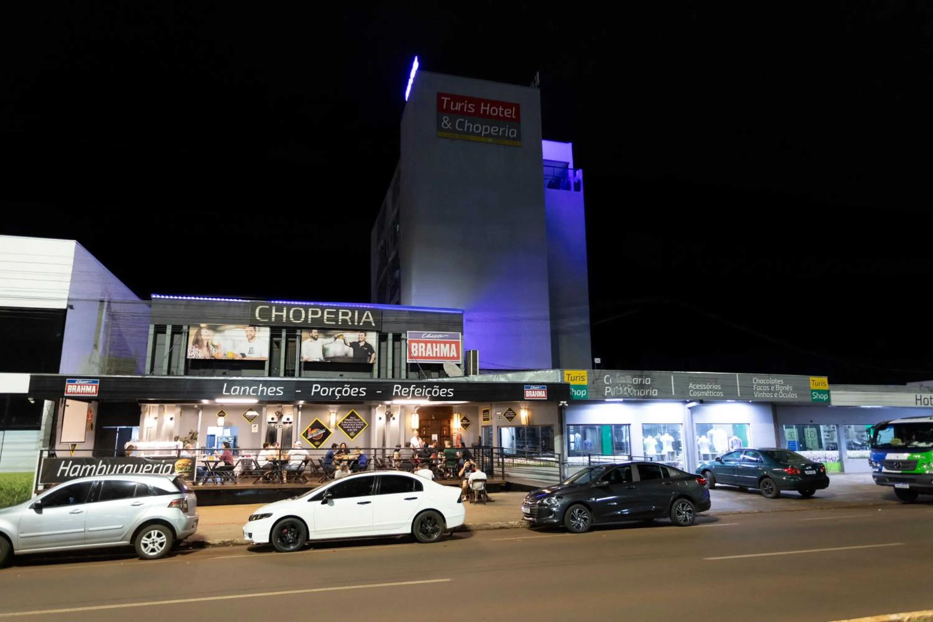 Property building in Turis Hotel & Choperia