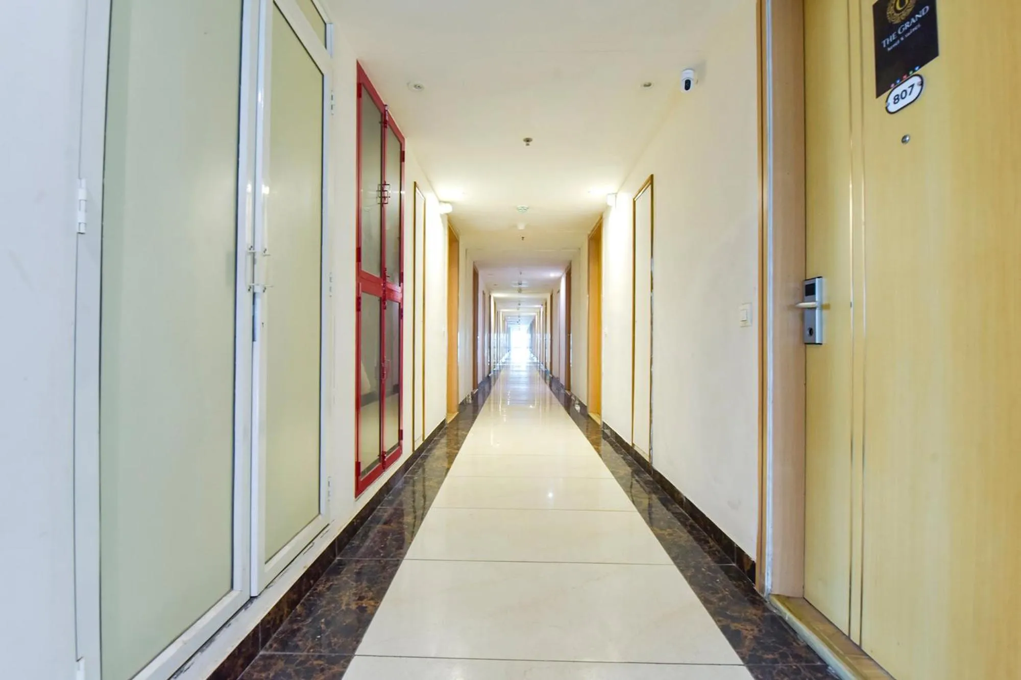 Lobby or reception in FabHotel Anukampa With Swimming Pool