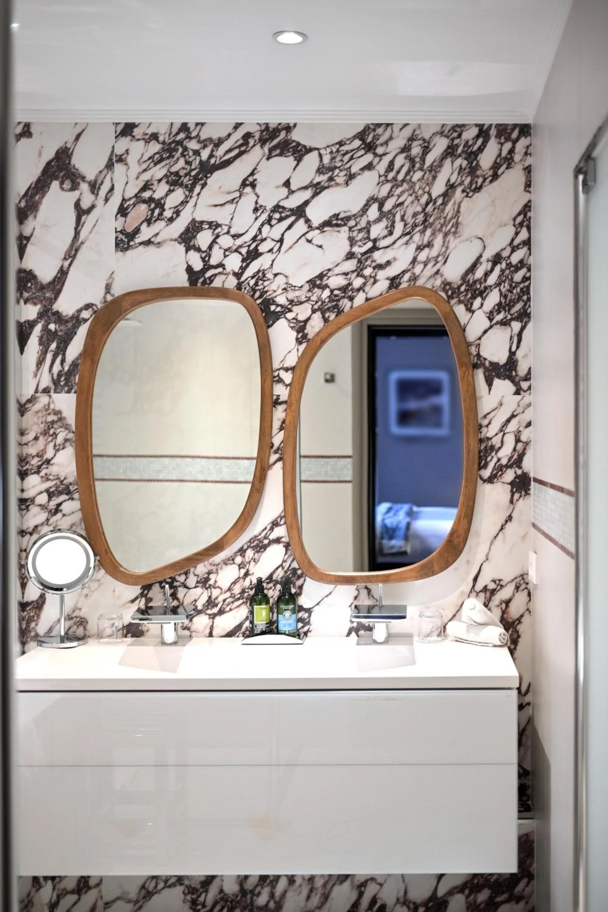 Bathroom in The One Alma Paris