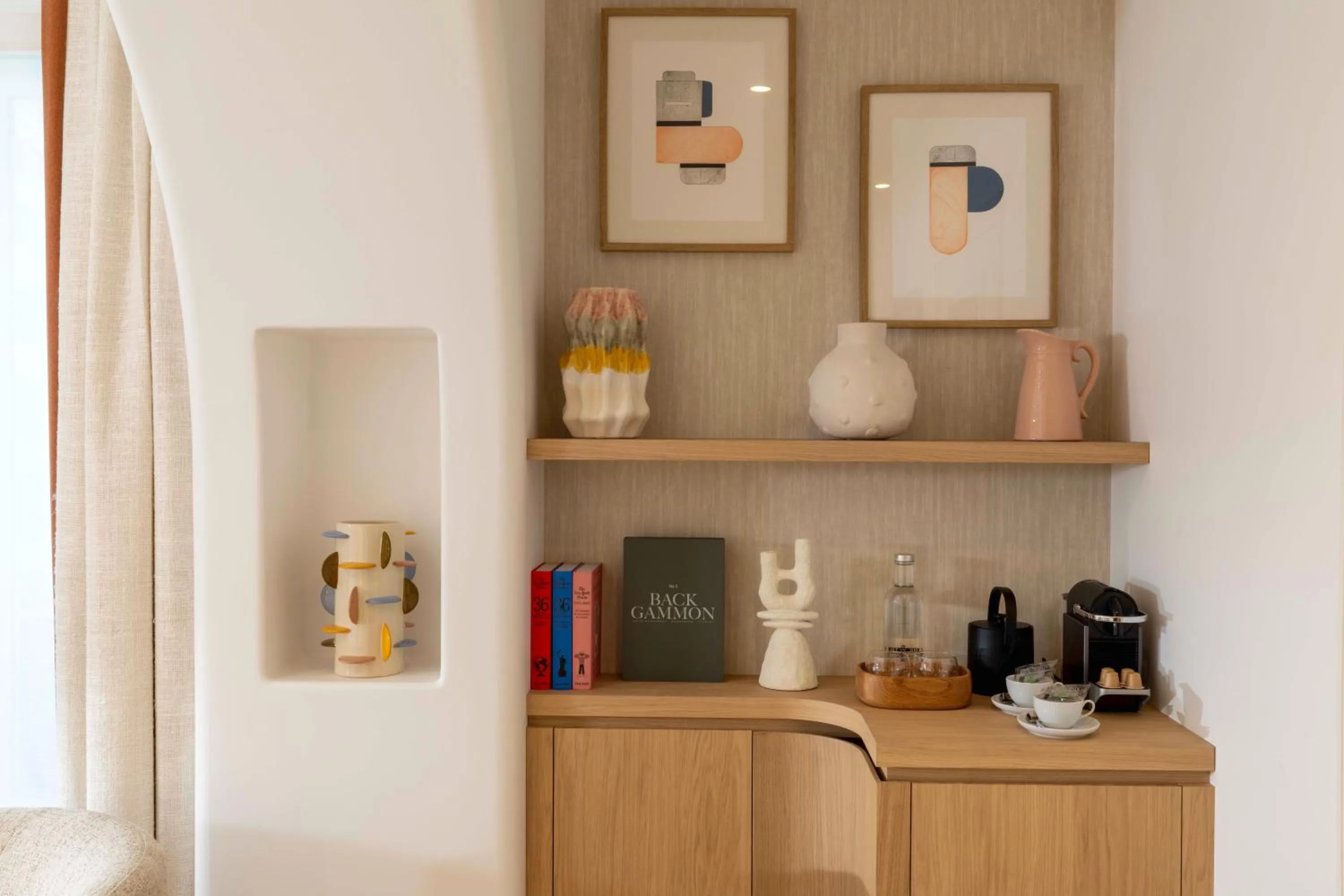 Coffee/tea facilities in Madame Drouot & Spa - Opera