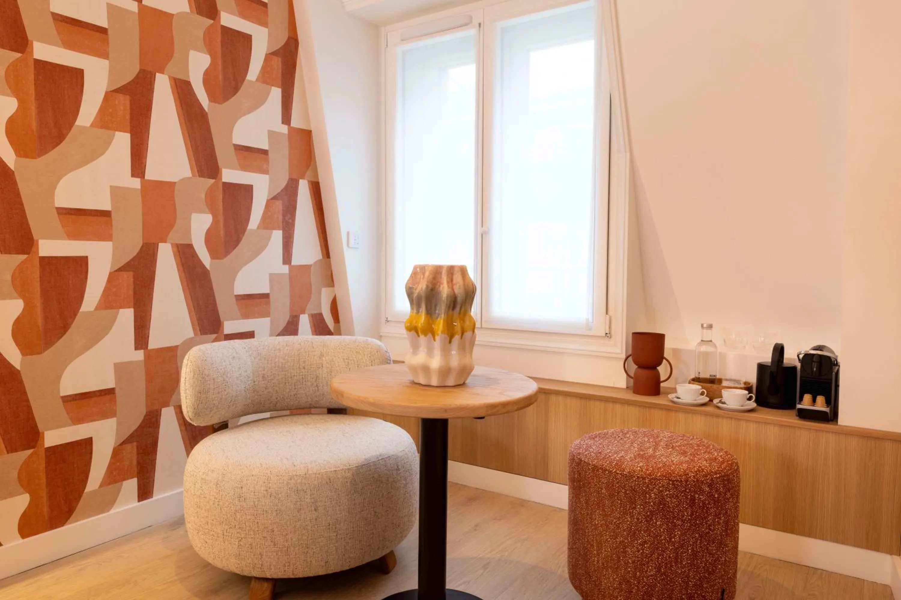 Coffee/tea facilities in Madame Drouot & Spa - Opera