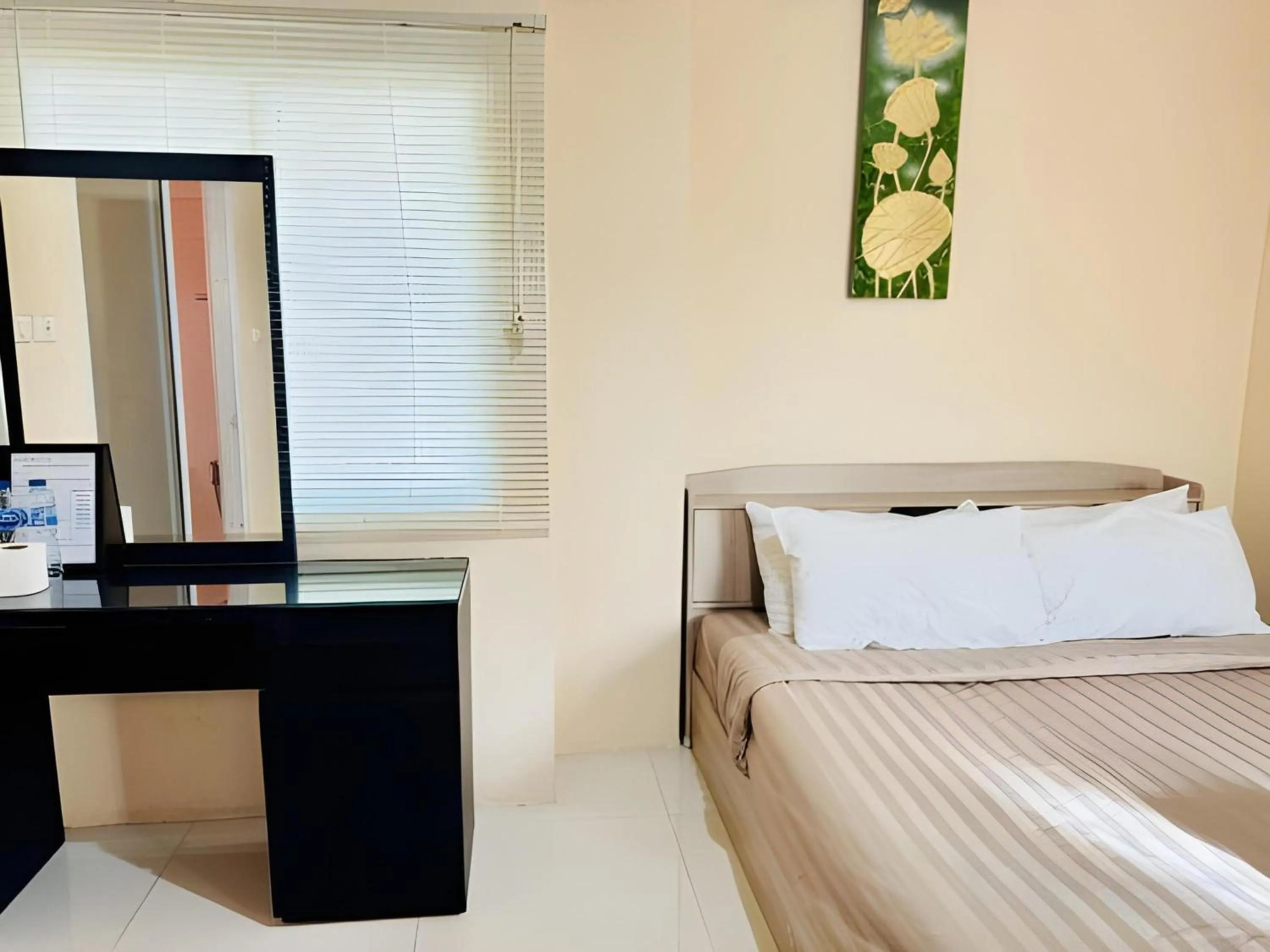 Photo of the whole room, Bed in Collection O Bupamontra Chiangmai