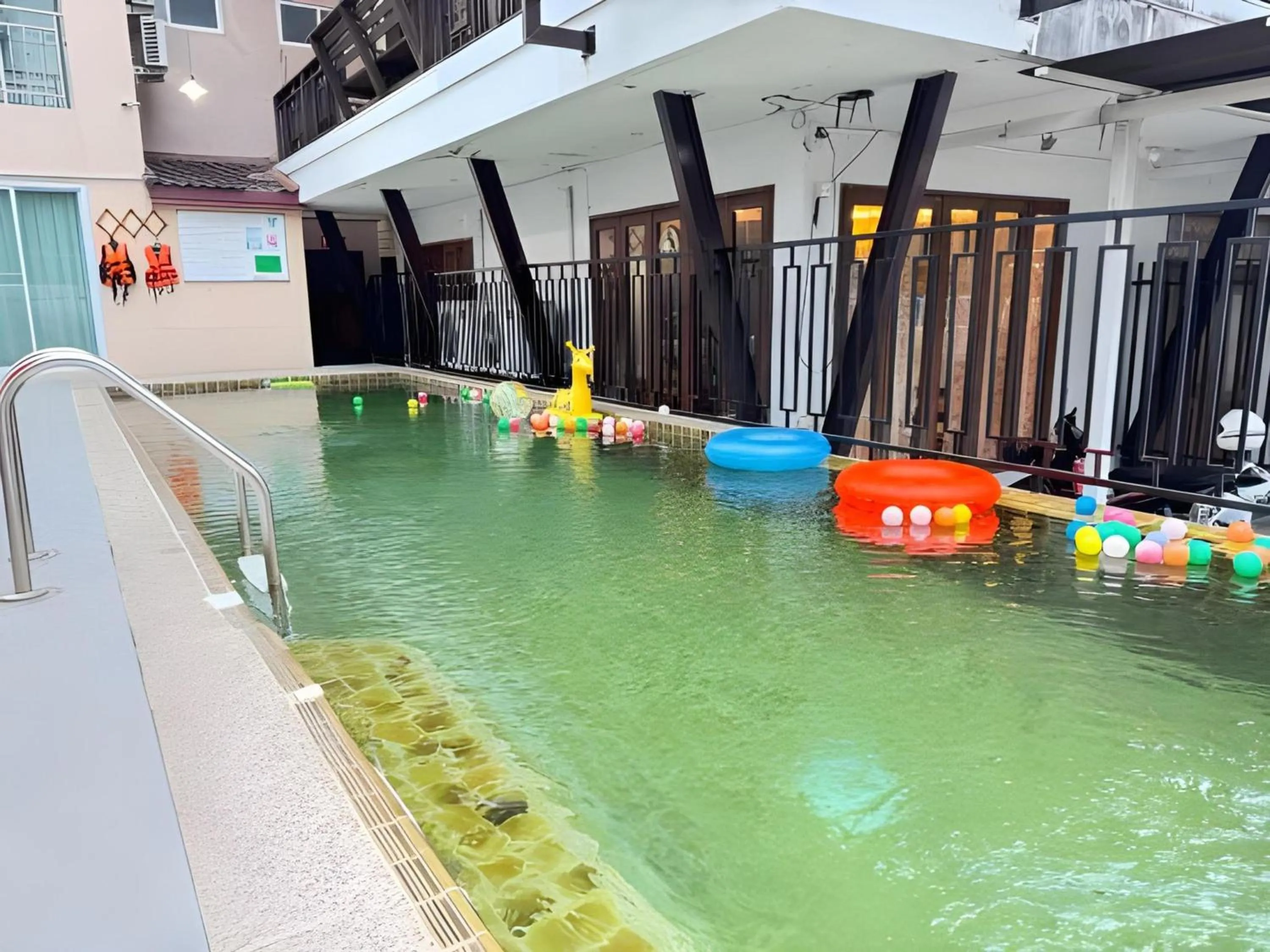 Swimming pool in Collection O Bupamontra Chiangmai