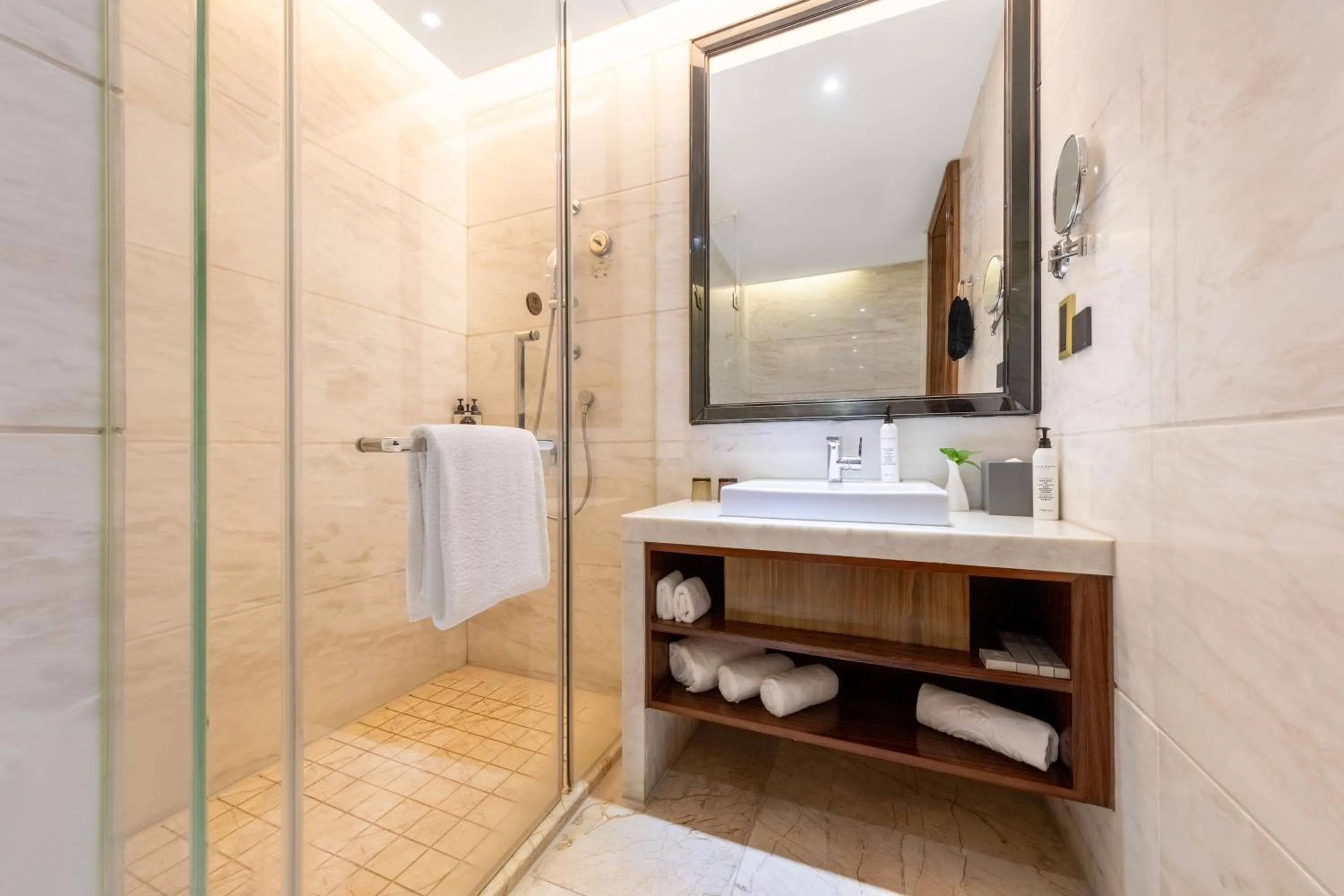 Honder International Hotel