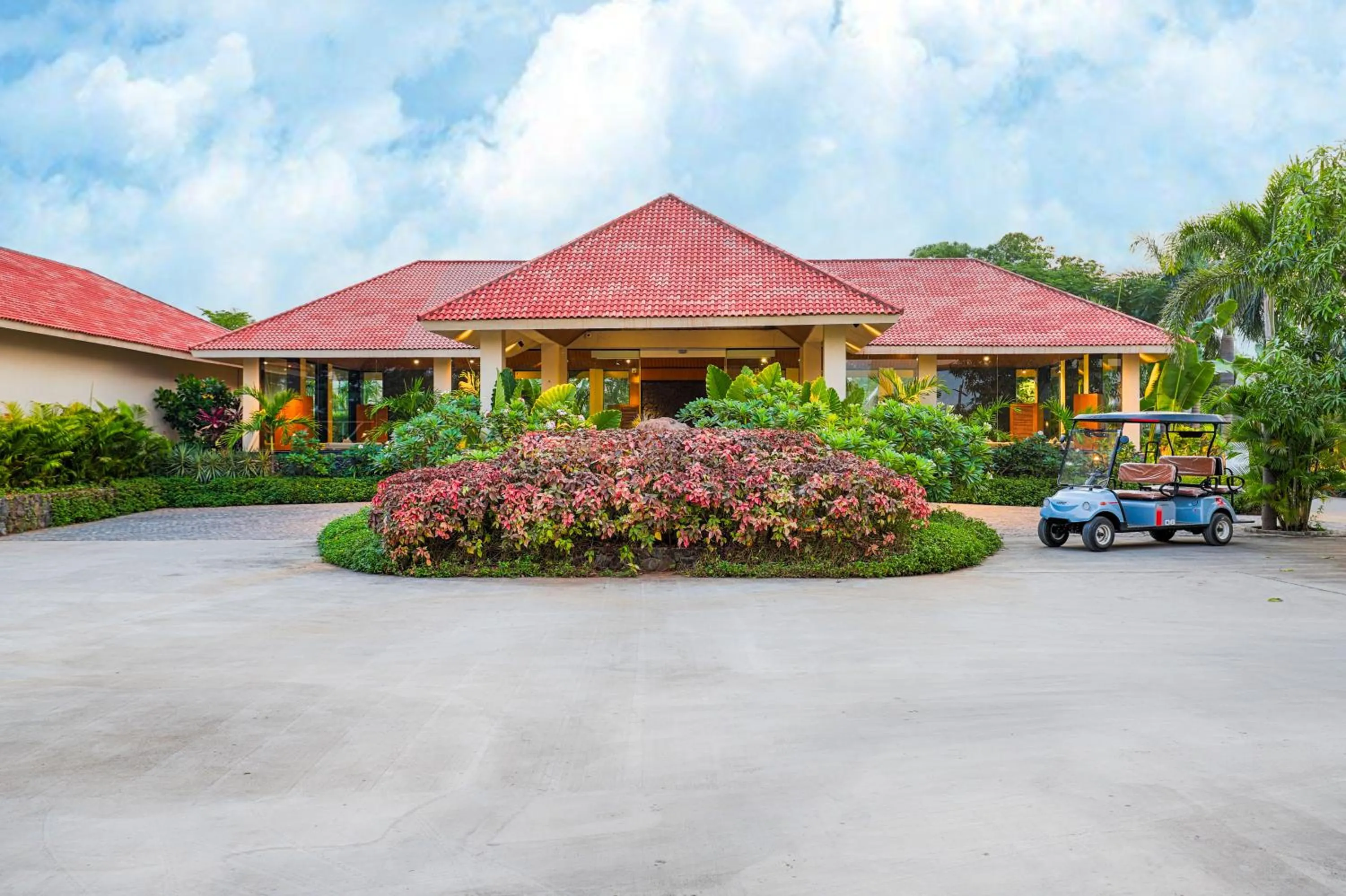 Property building in Club Mahindra Pavagadh