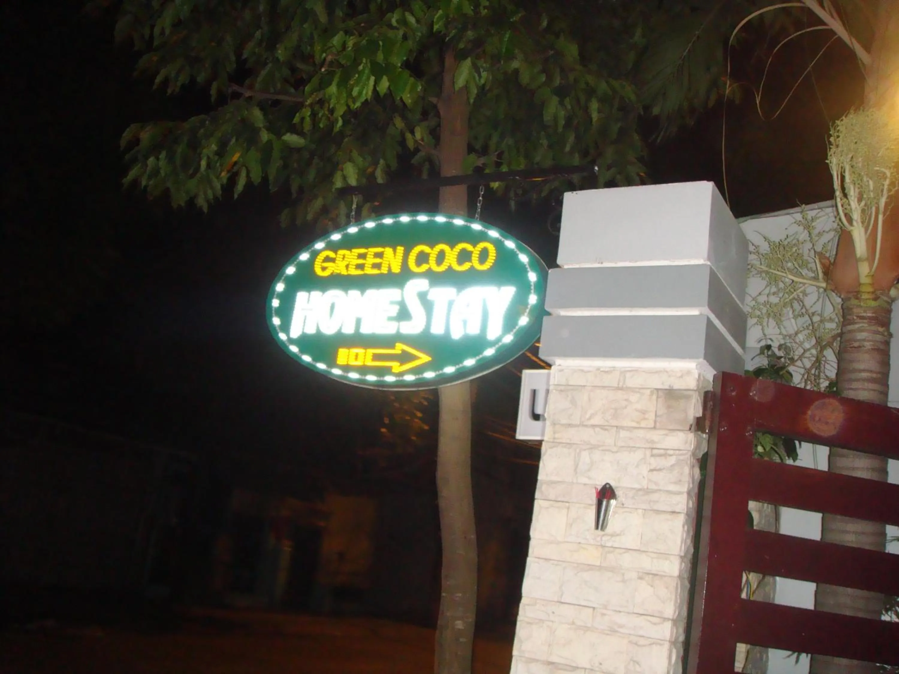 Night in Green CoCo HomeStay