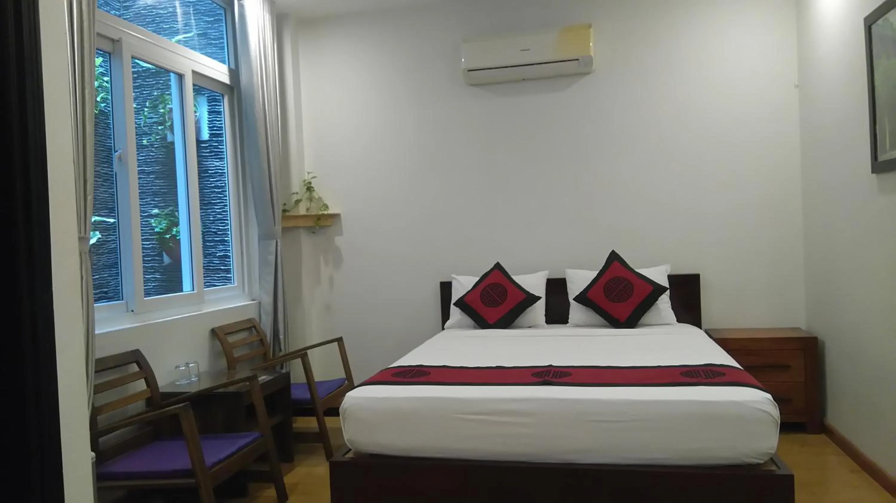 Photo of the whole room, Bed in Green CoCo HomeStay