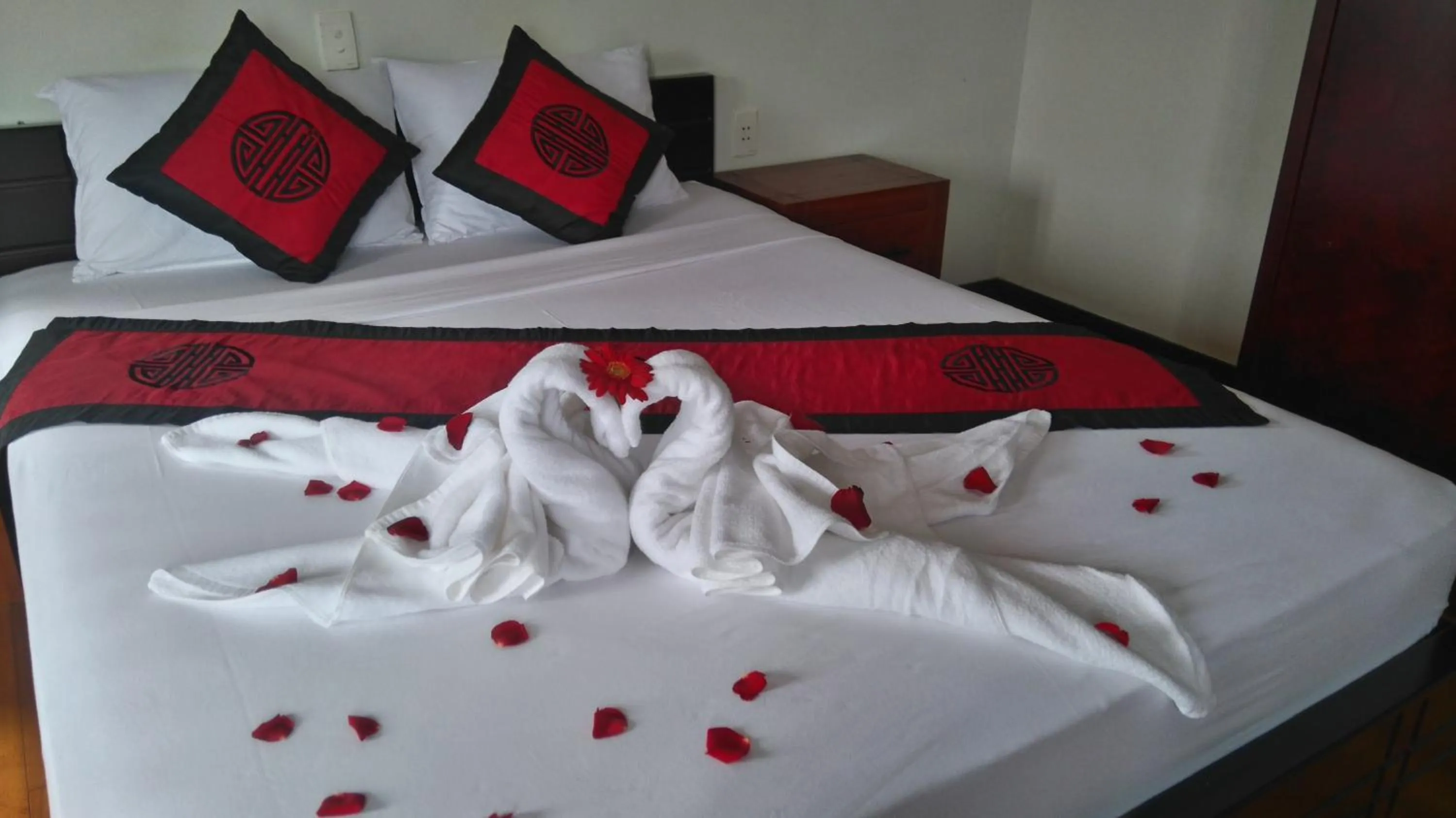 Decorative detail, Bed in Green CoCo HomeStay