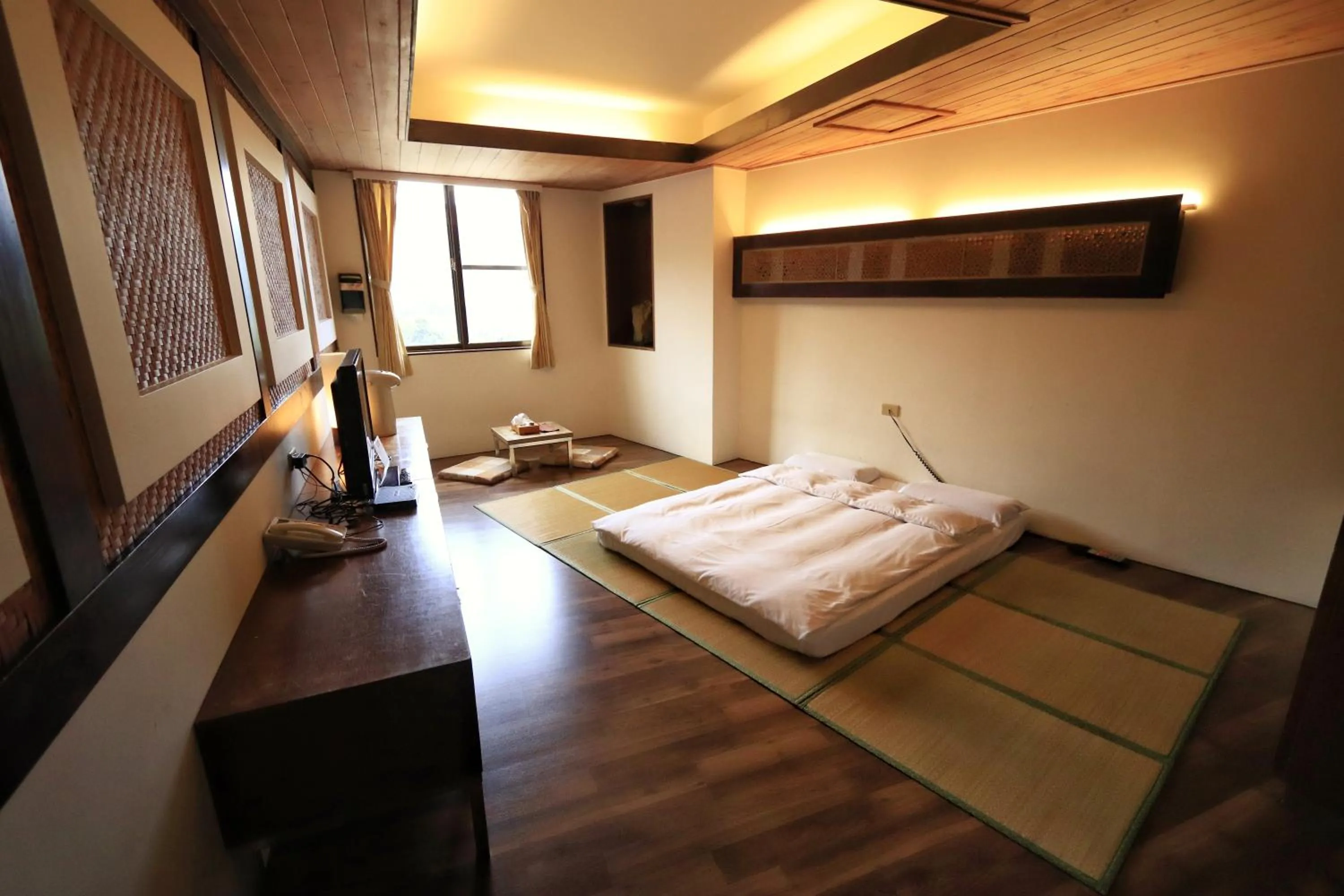 Photo of the whole room, Bed in Fenchihu Hotel