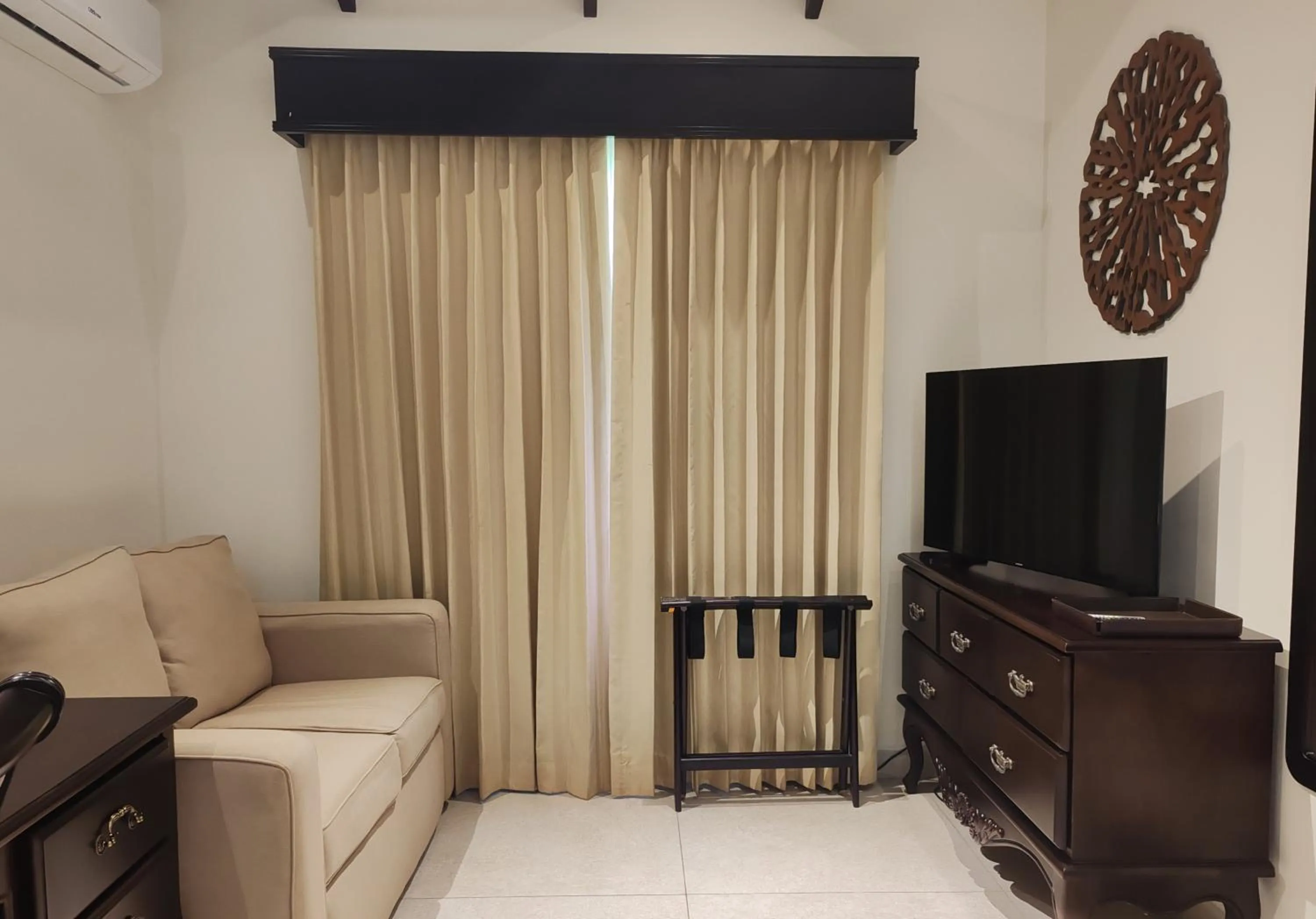 TV and multimedia in Marenaz Oceanfront Resort