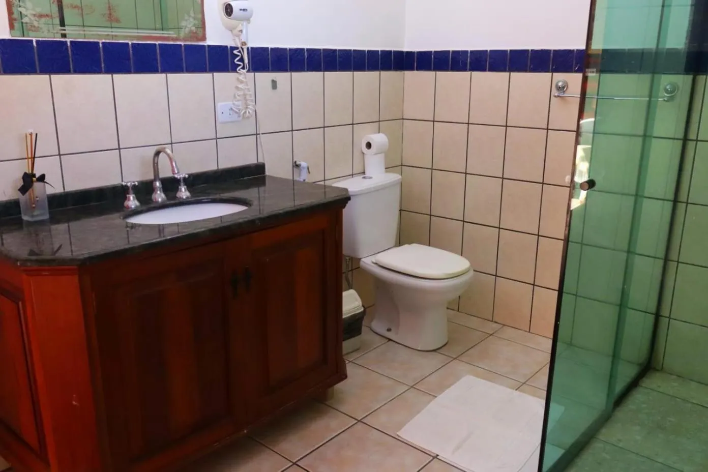 Toilet in Brazish Pousada