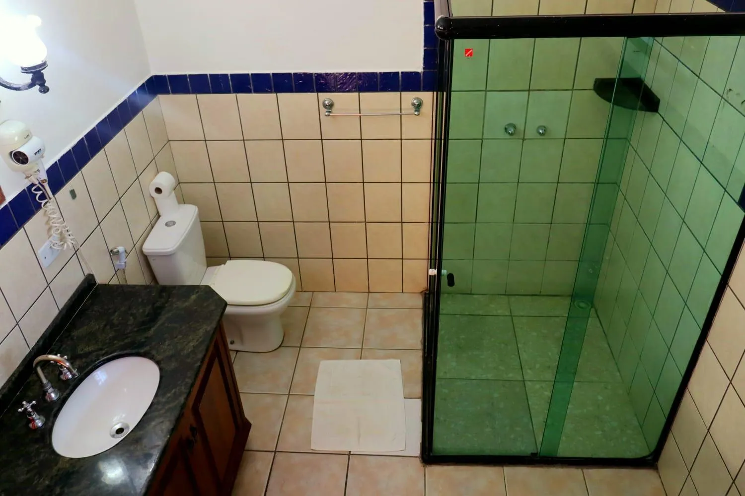 Toilet in Brazish Pousada