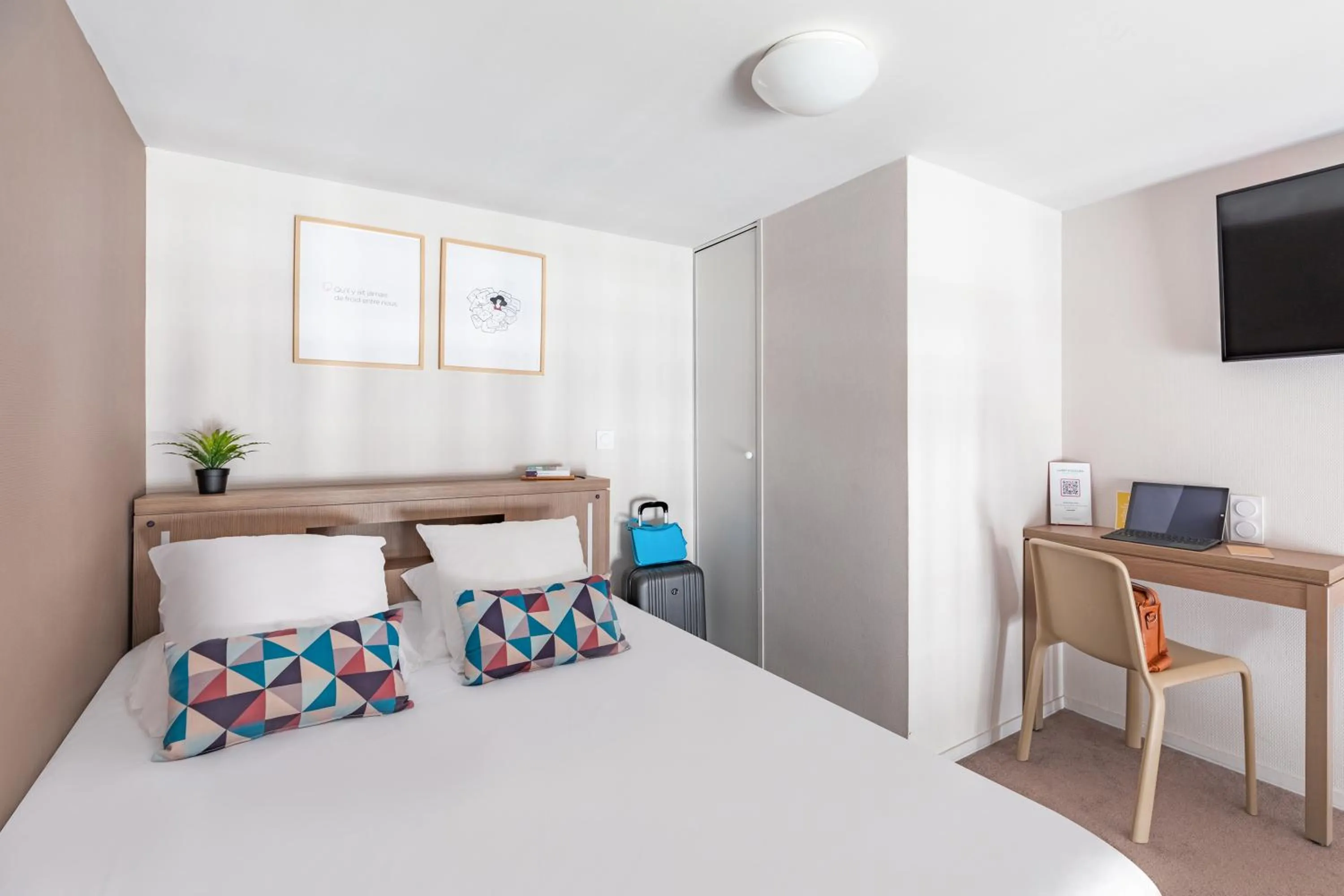 Bed in Appart’City Confort Reims Centre