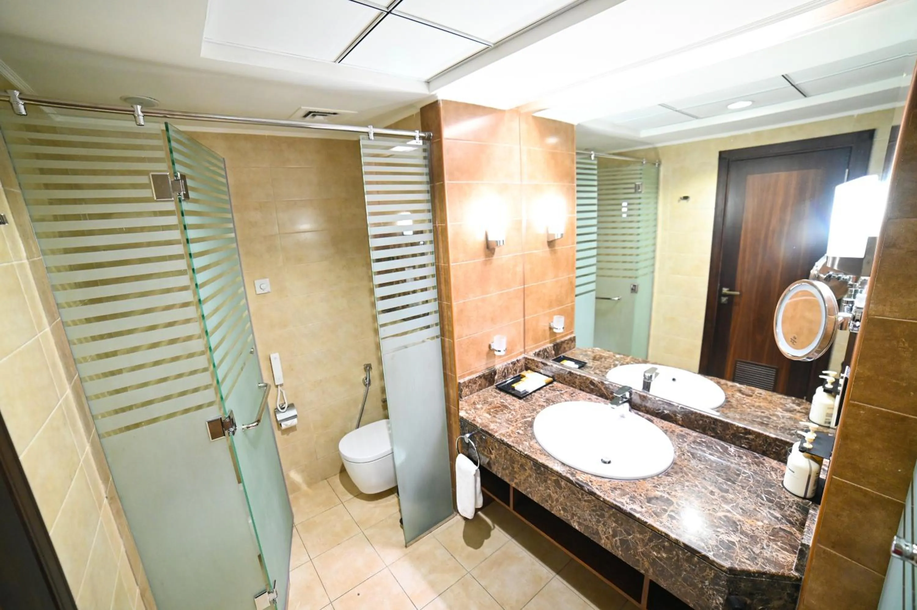 Bathroom in Seven Seas Hotel