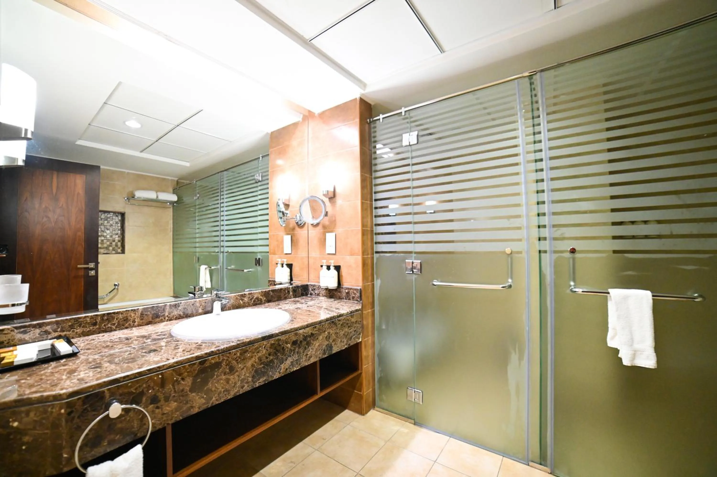 Bathroom in Seven Seas Hotel