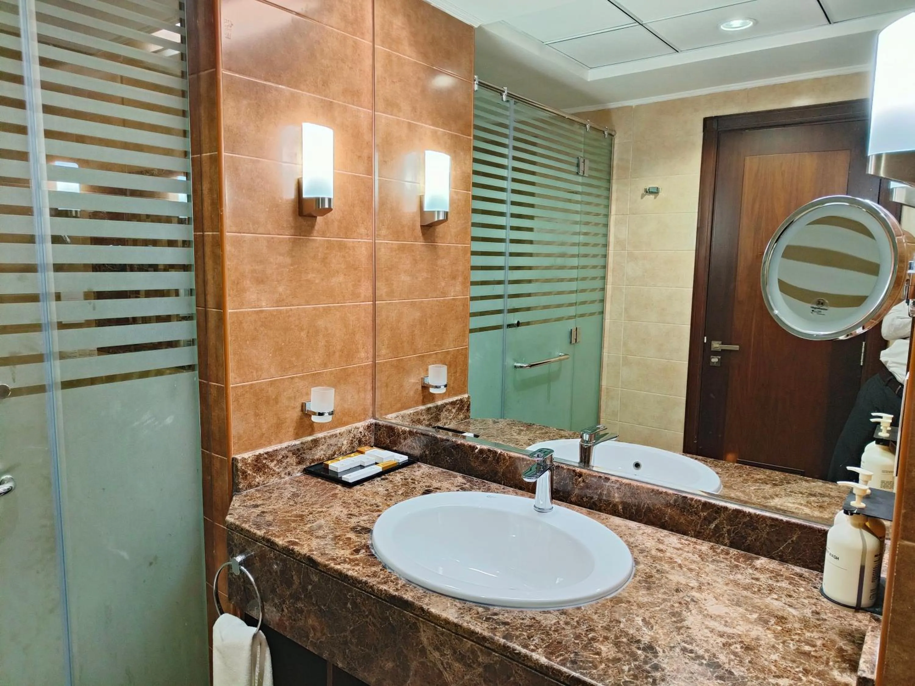 Bathroom in Seven Seas Hotel