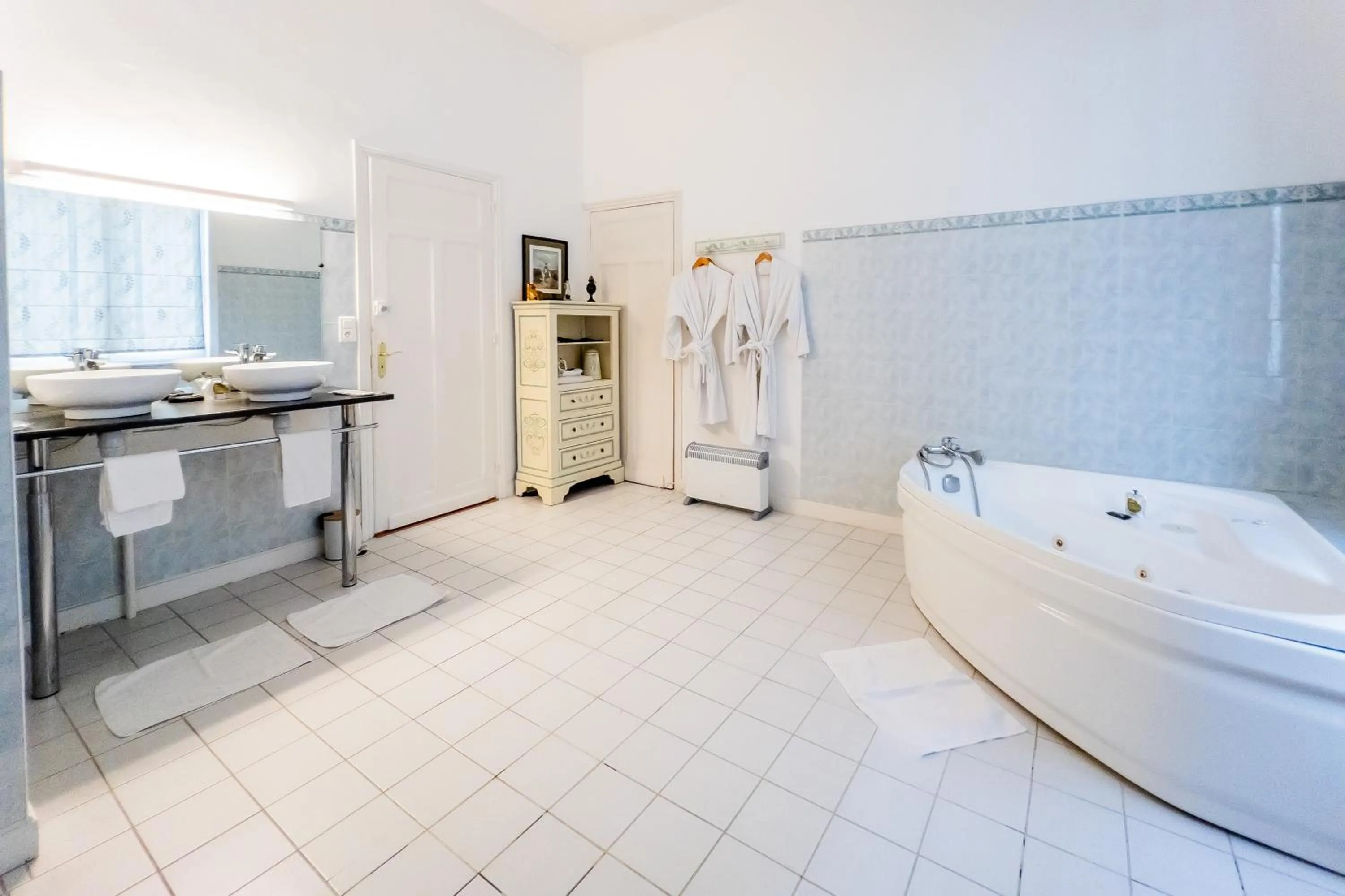 Bathroom in Hotel Joly