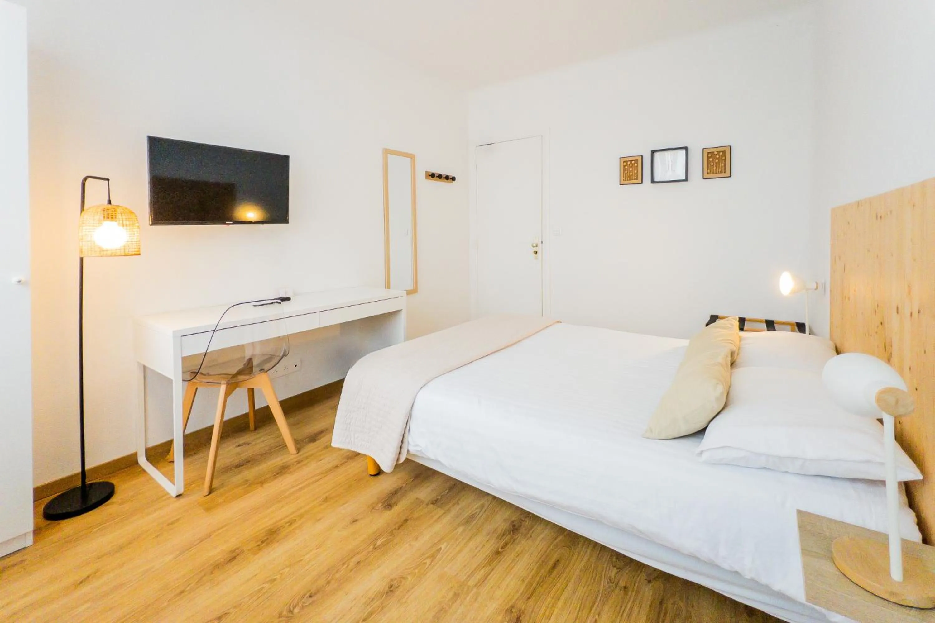 TV and multimedia, Bed in Hotel Joly