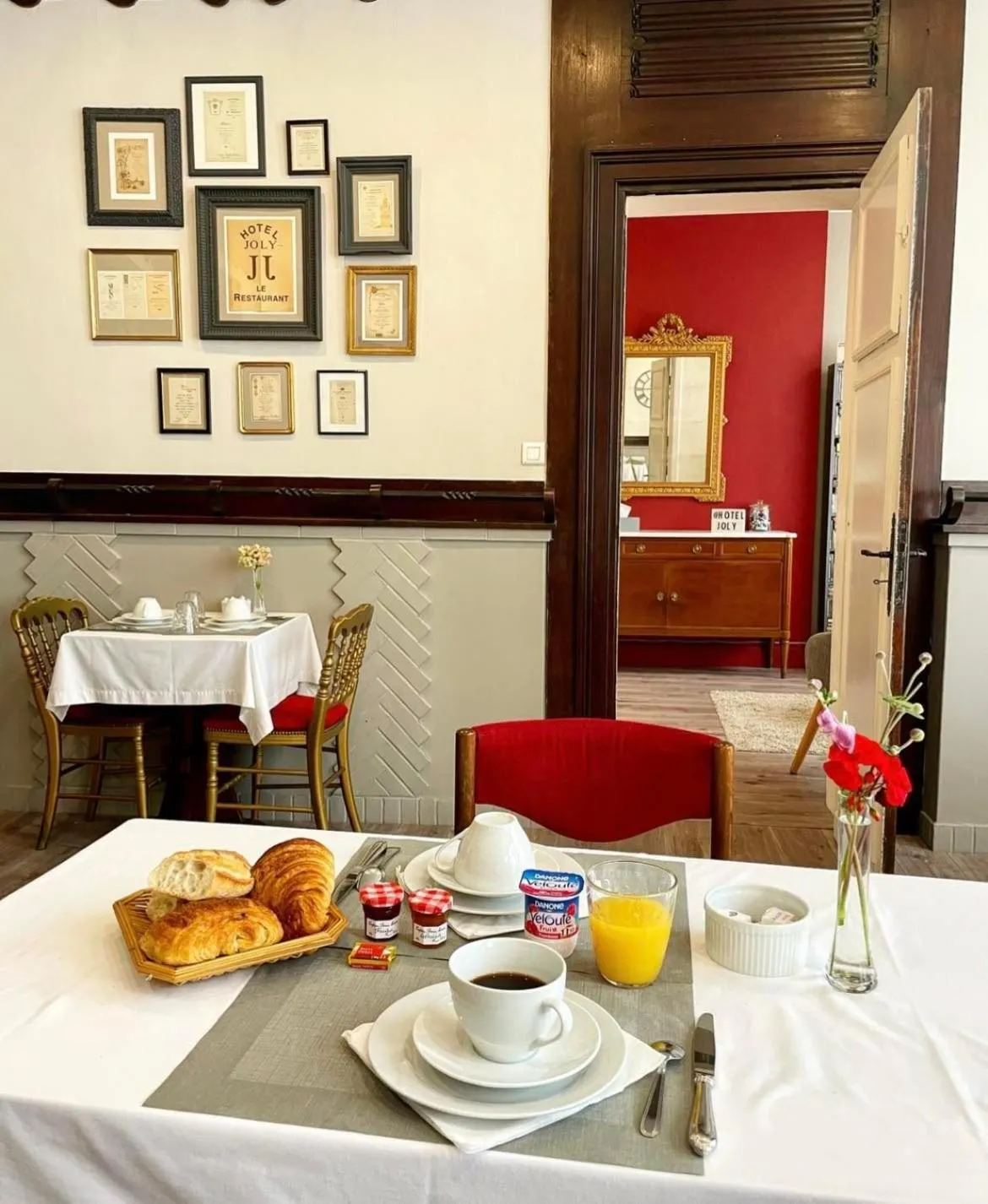 Continental breakfast in Hotel Joly