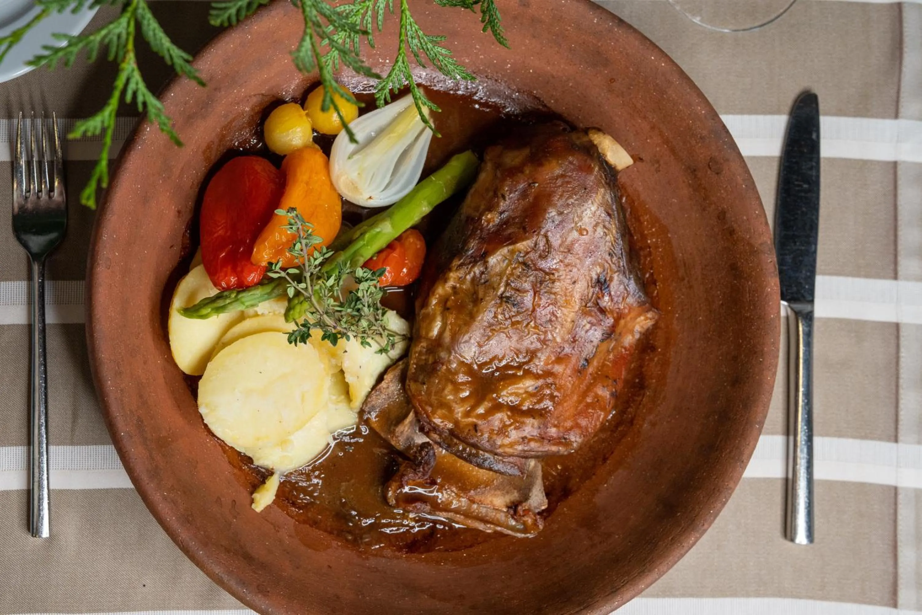 Restaurant/places to eat in Hotel La Trufa Negra