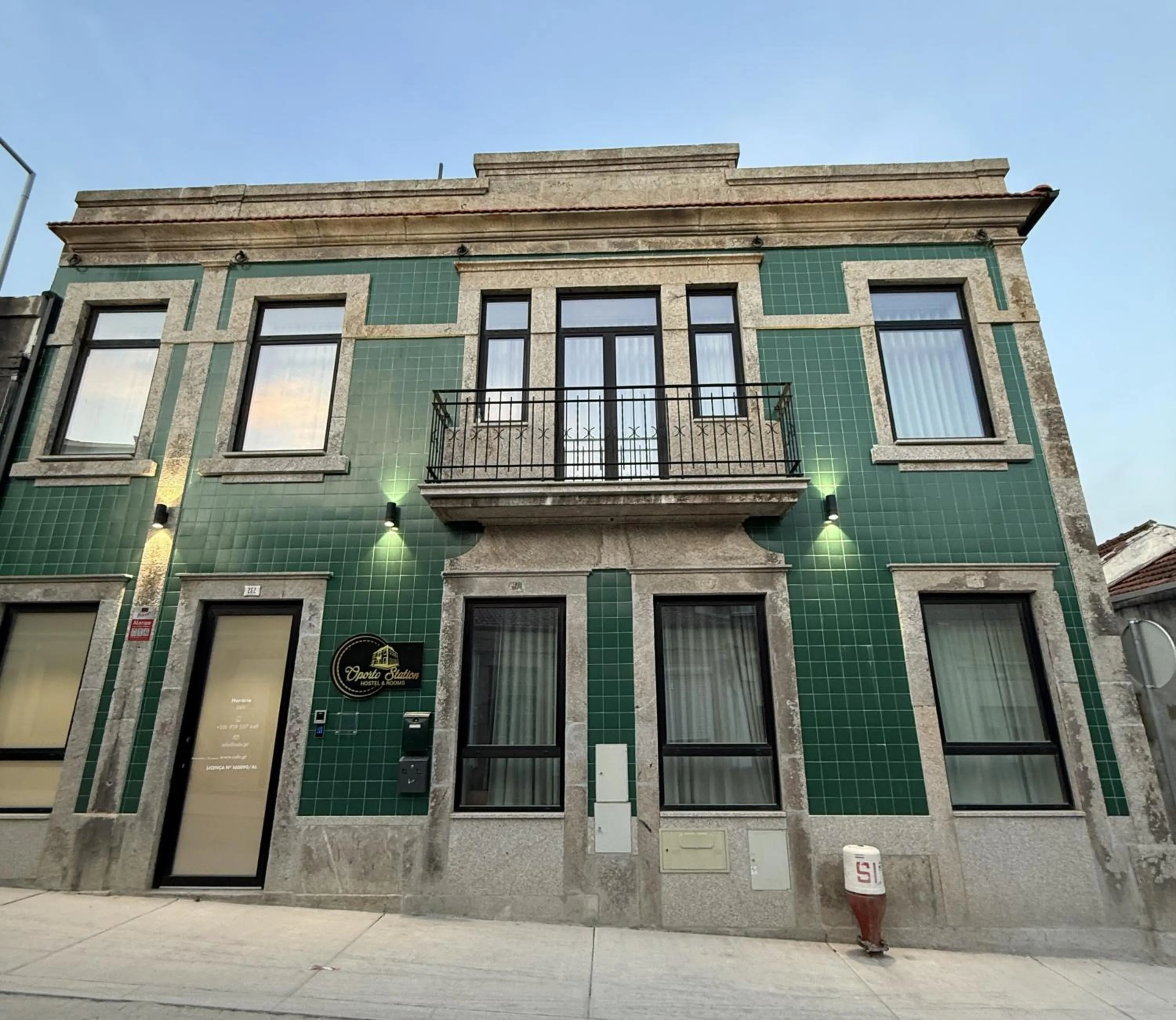 Property building in Oporto Station Hostel & Rooms