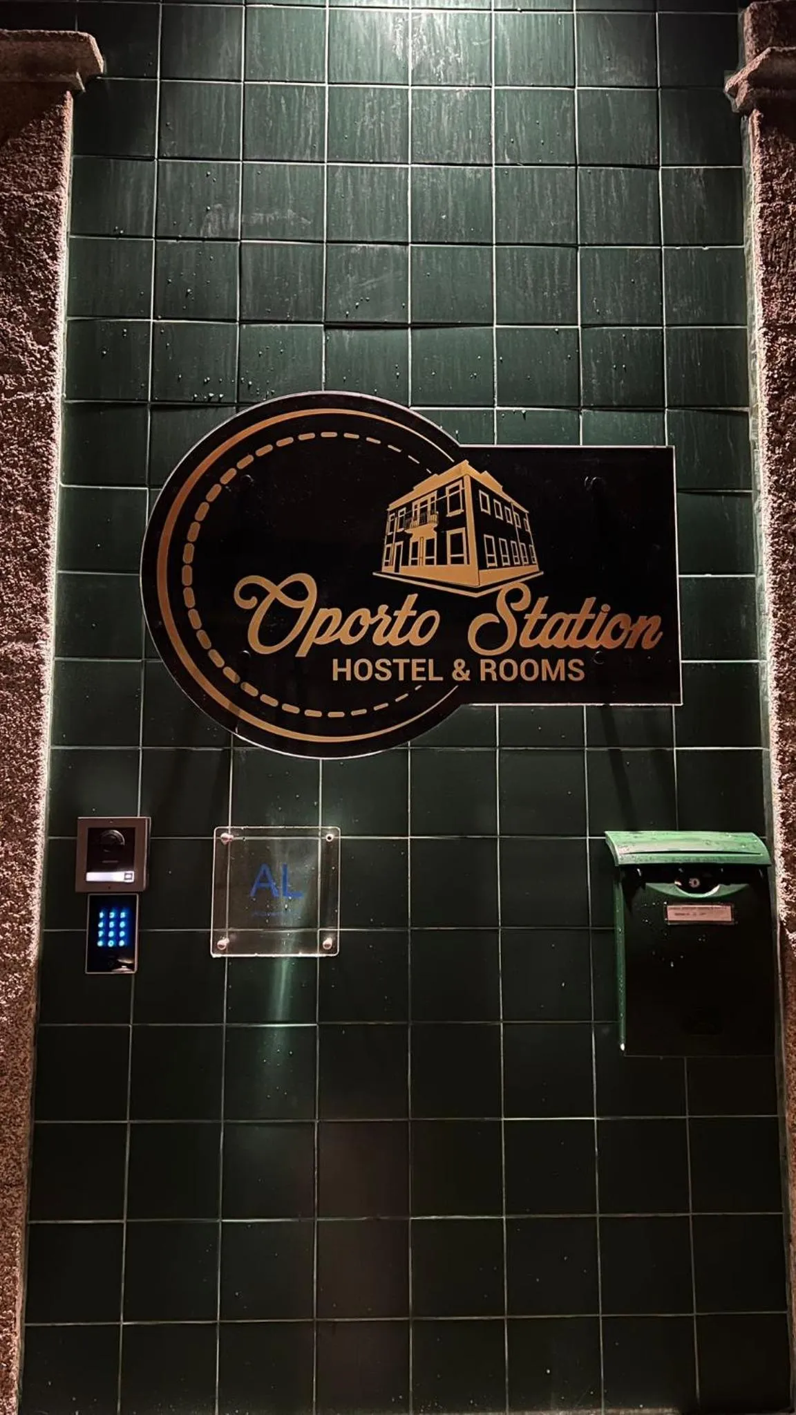 Property logo or sign in Oporto Station Hostel & Rooms