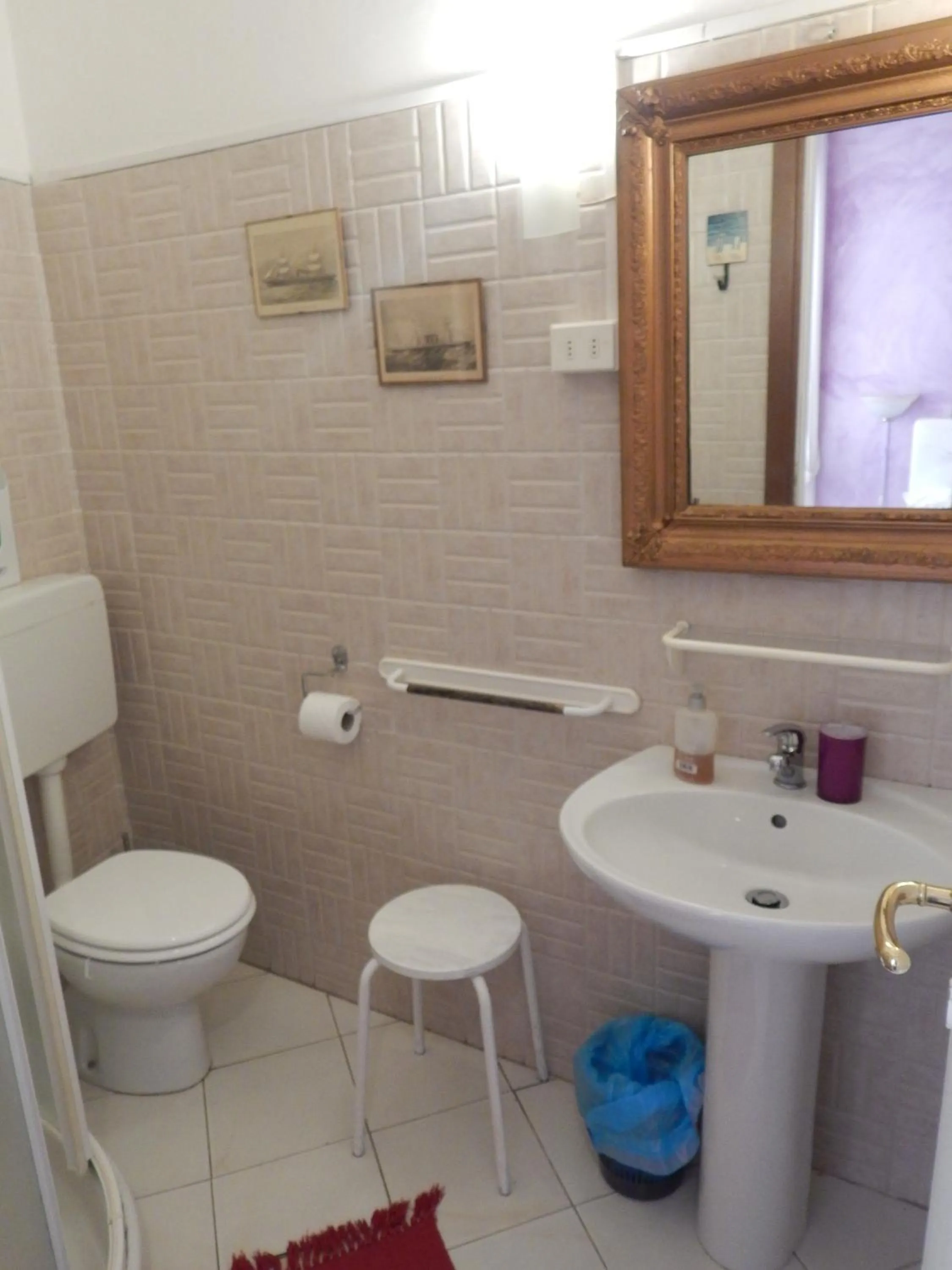 Bathroom in Hotel Glicine