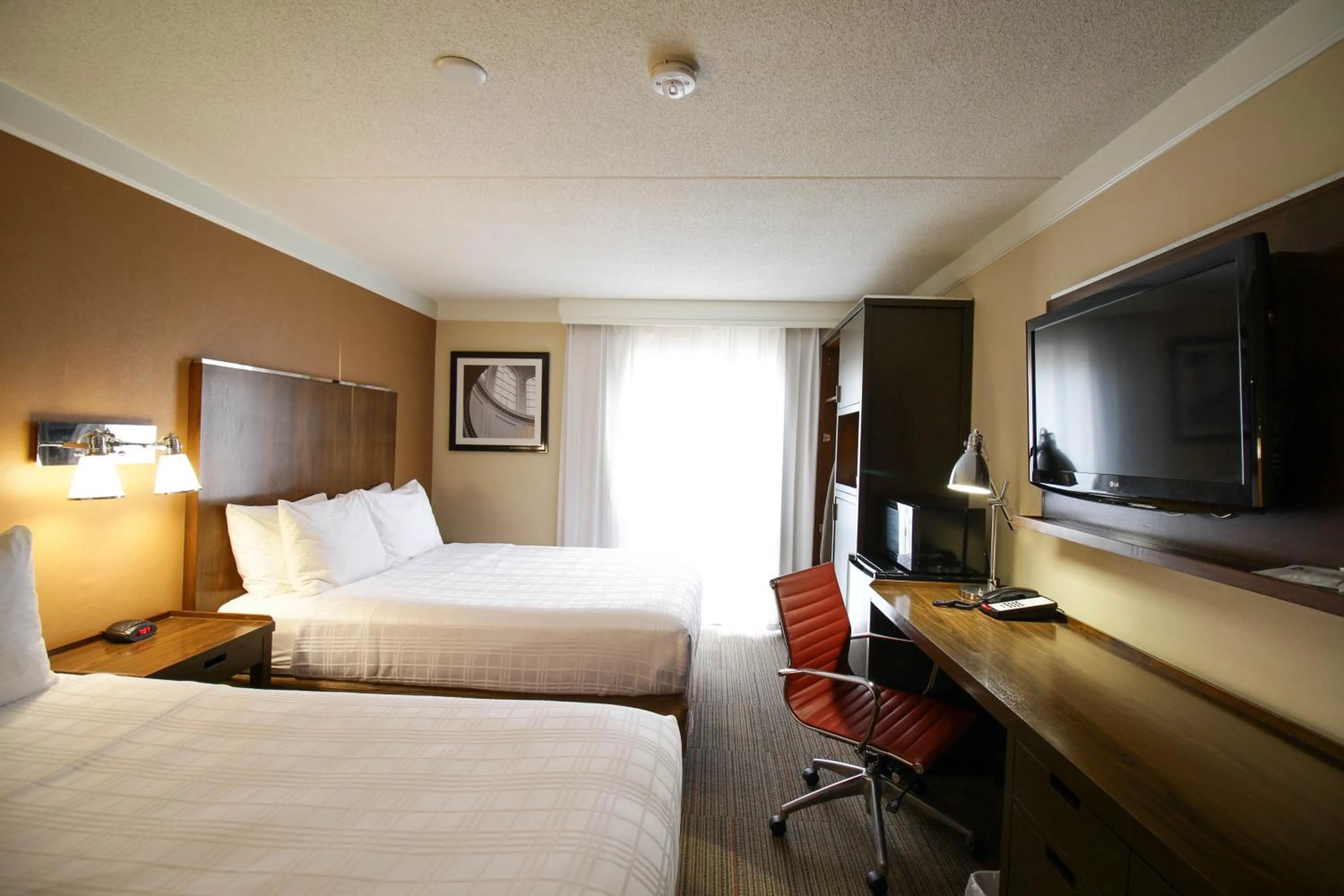 Bed in Best Western Plus Waterloo