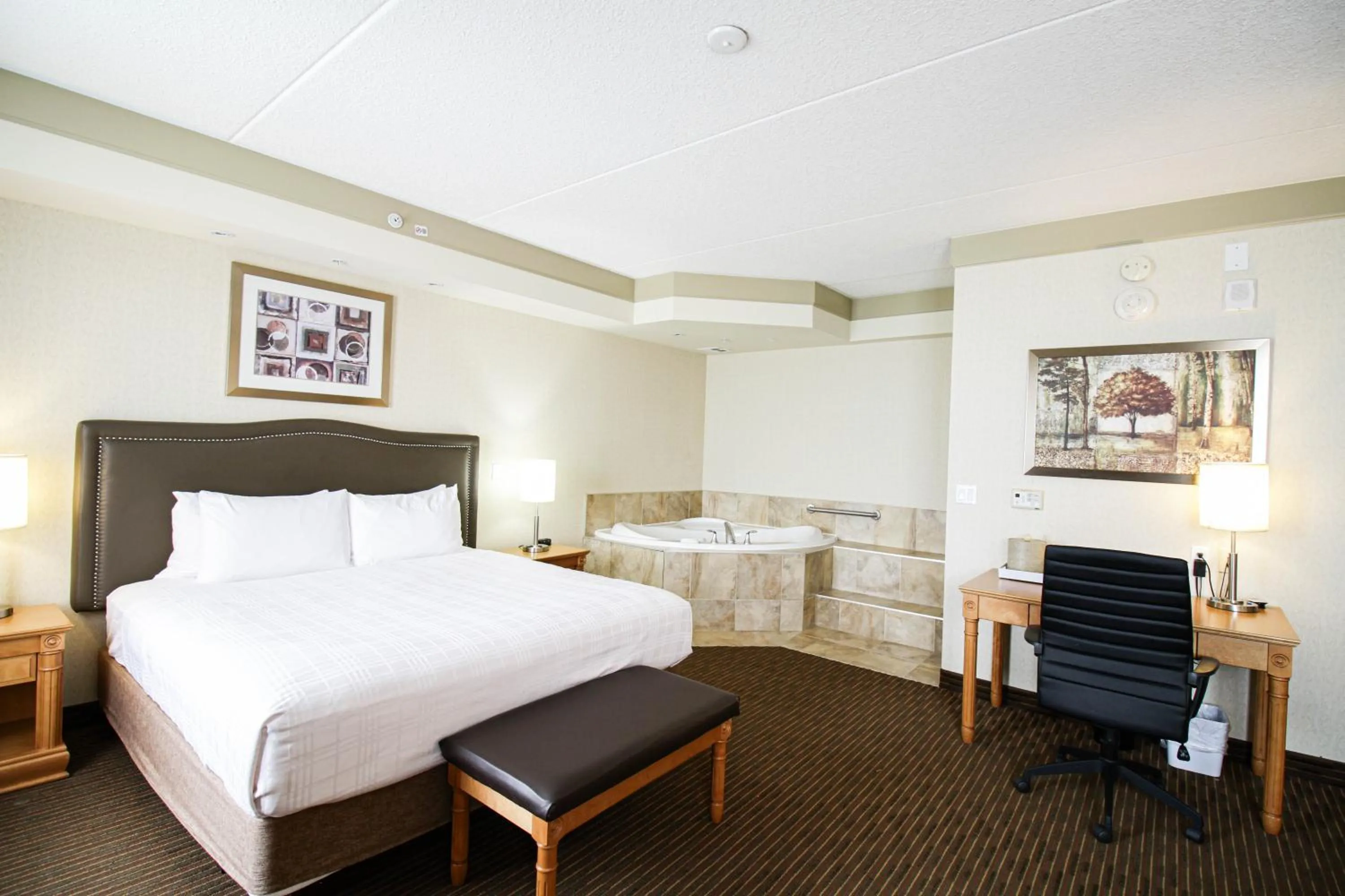 Bed in Best Western Plus Waterloo