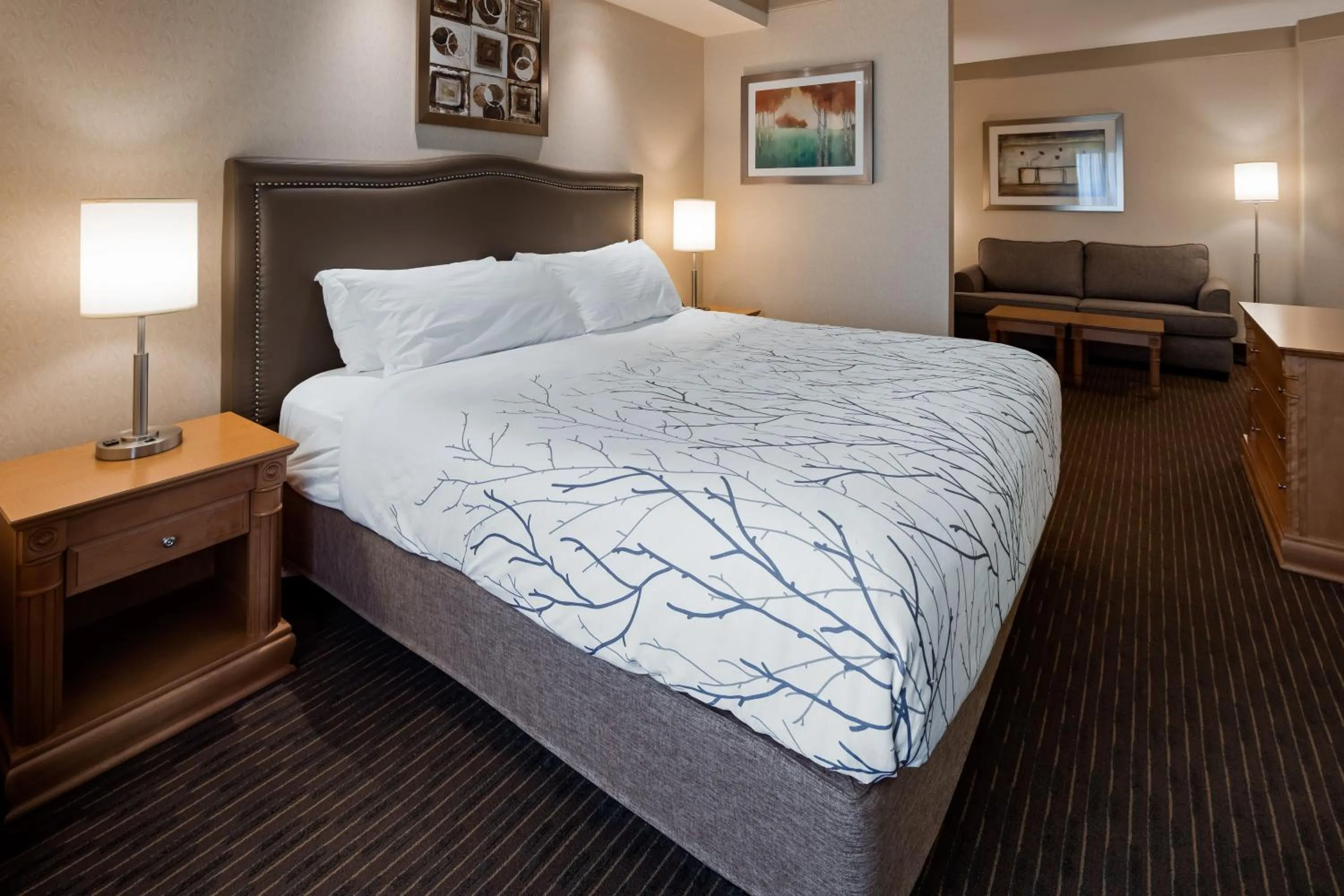 Bed in Best Western Plus Waterloo