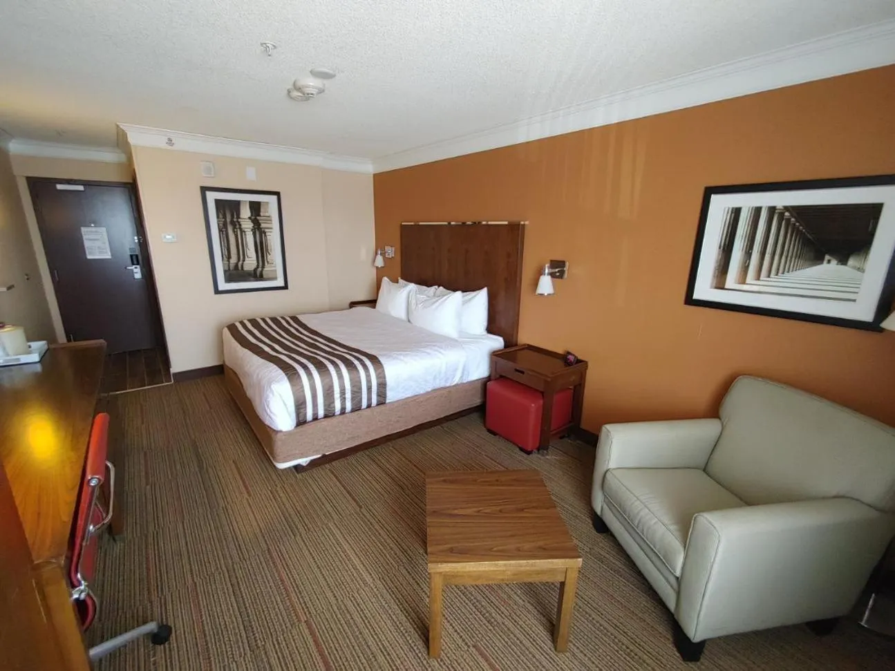 Bed in Best Western Plus Waterloo