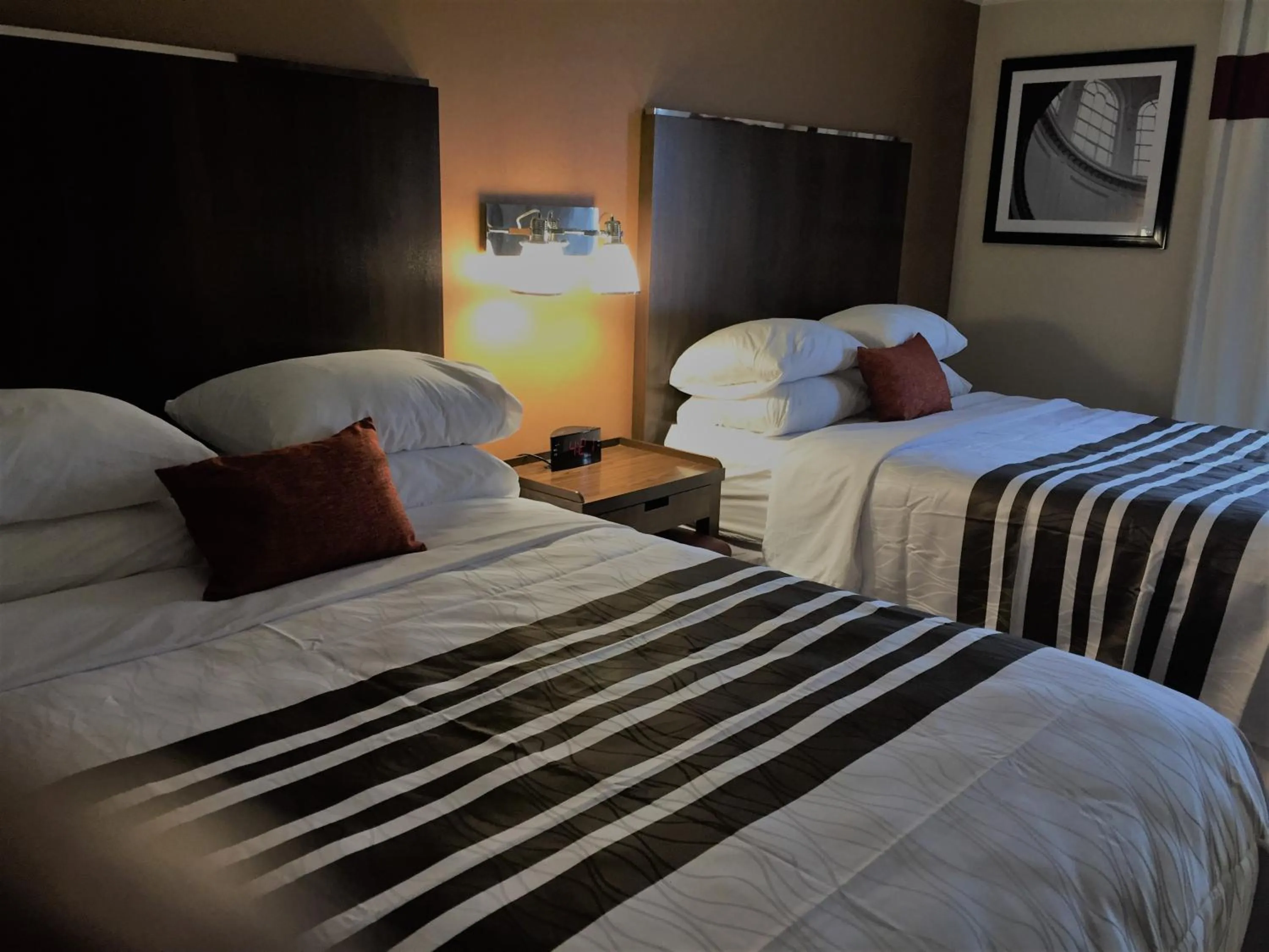 Bed in Best Western Plus Waterloo